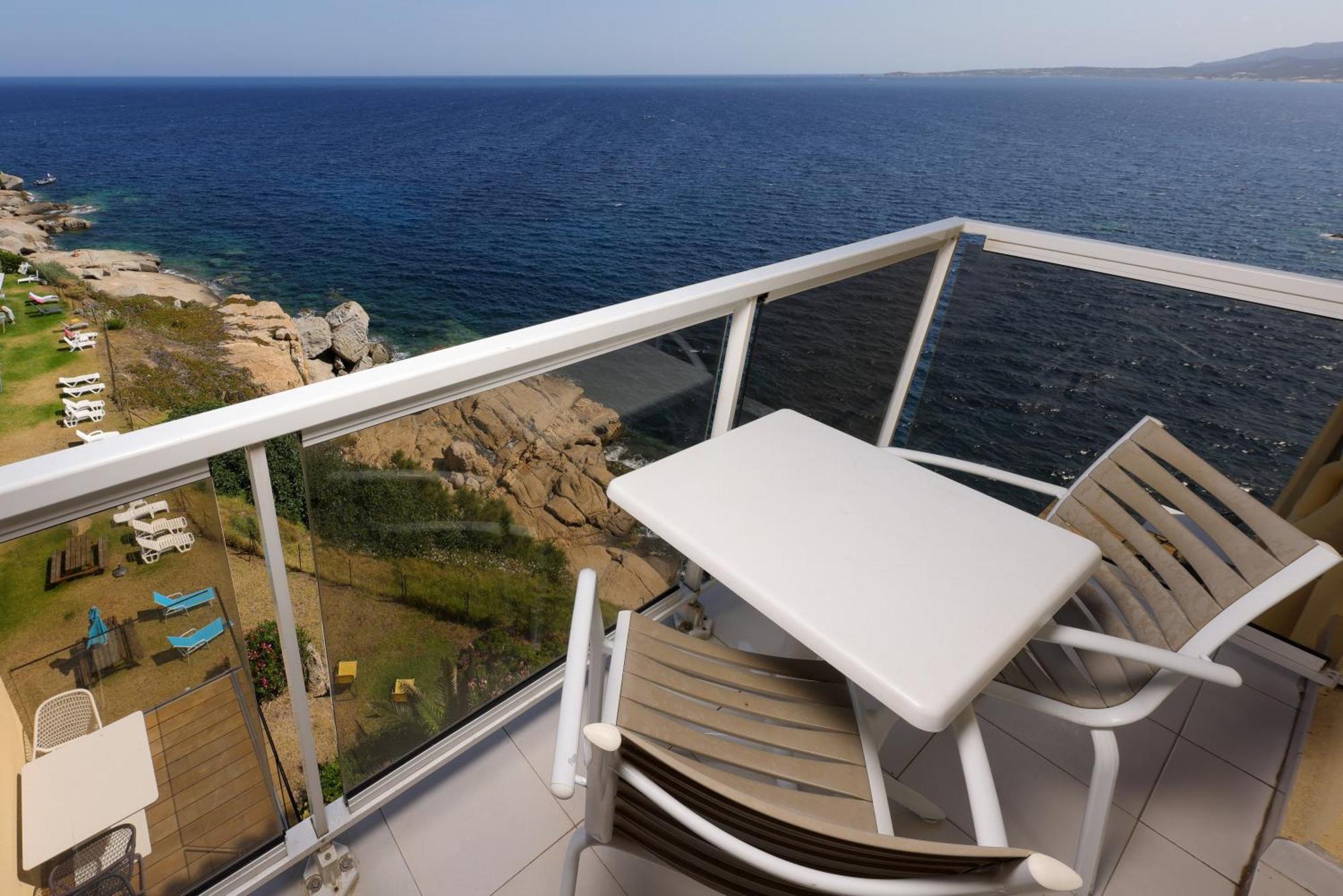 Standard Triple Room with Partial Sea View