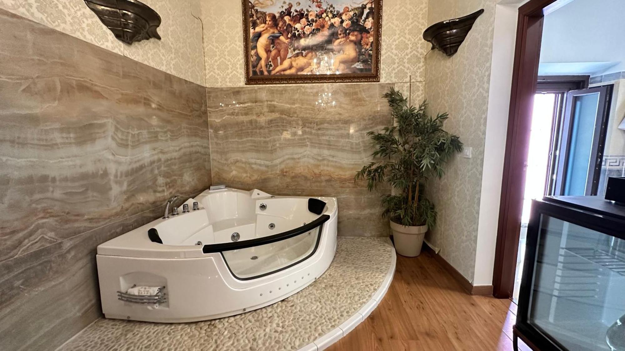 Suite Spa Bath