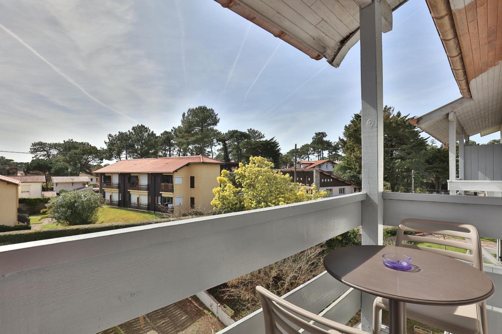 Habitación Triple con vistas al jardín