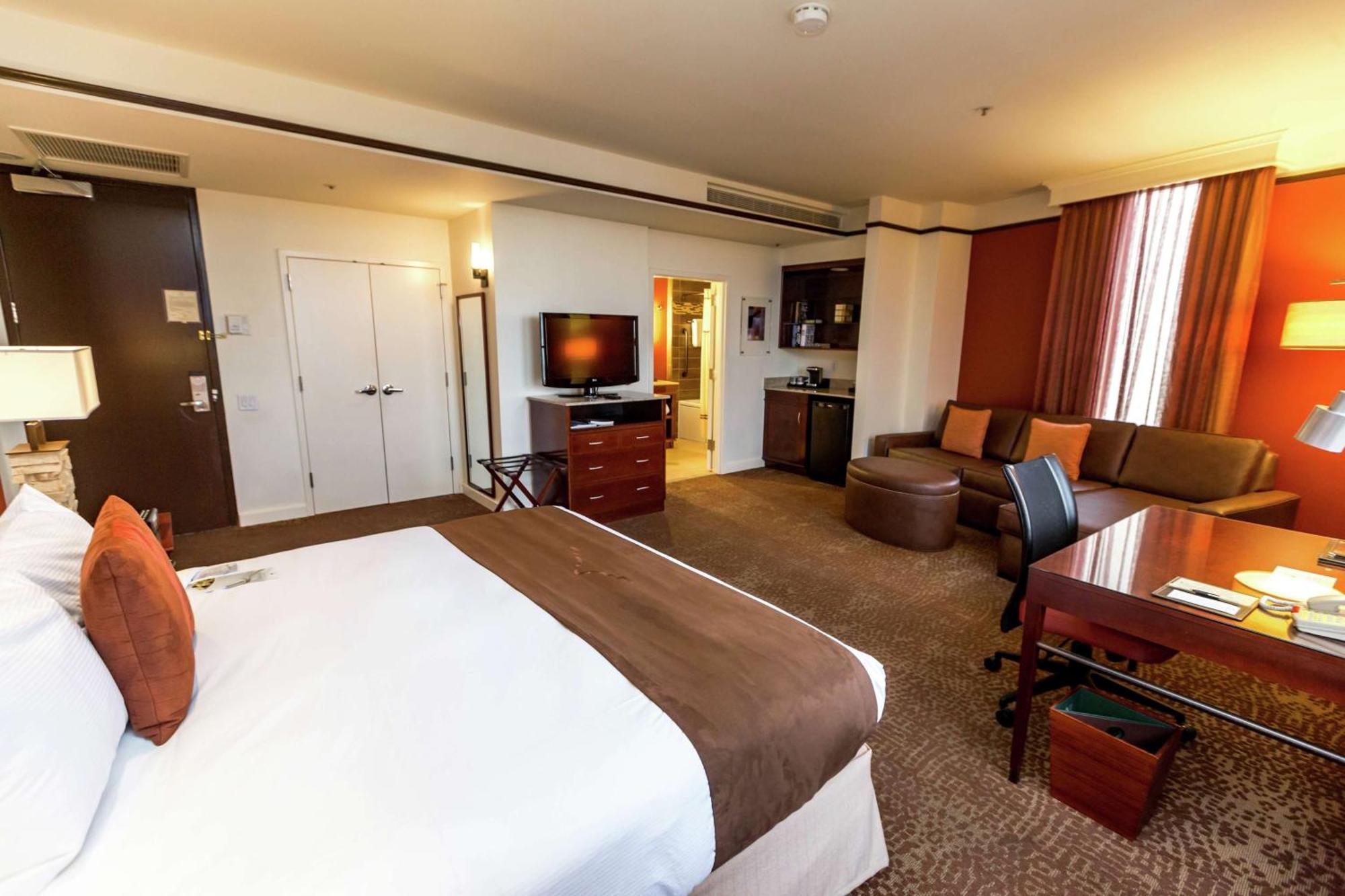 Kamer met Kingsize Bed en Slaapbank