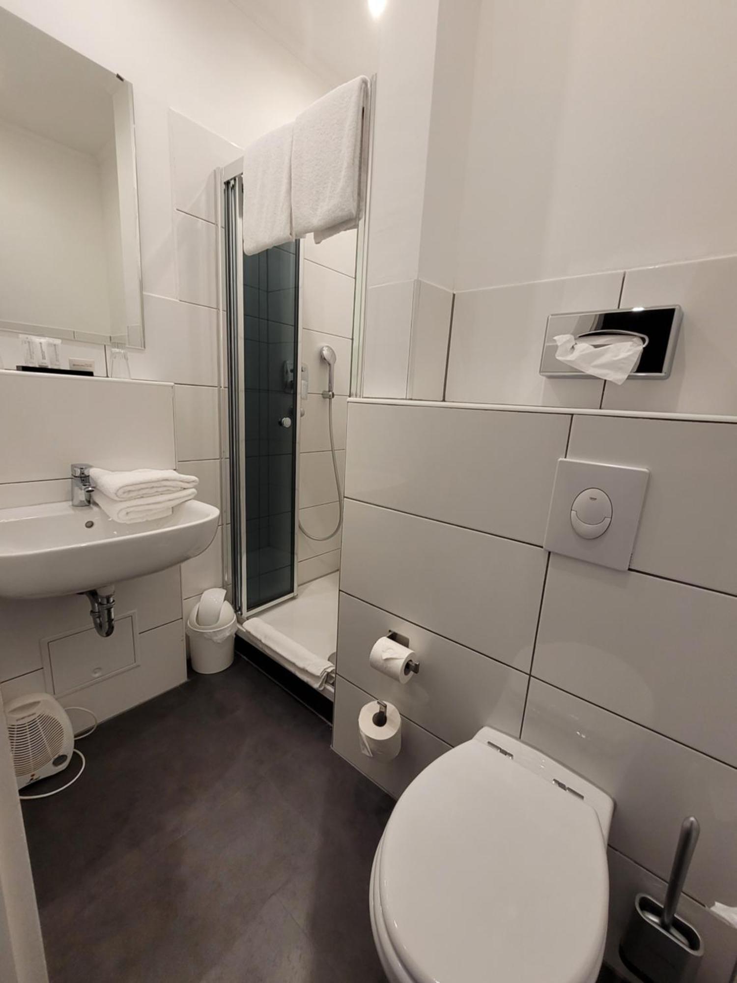 Budget Double Room Annex Villa Germania