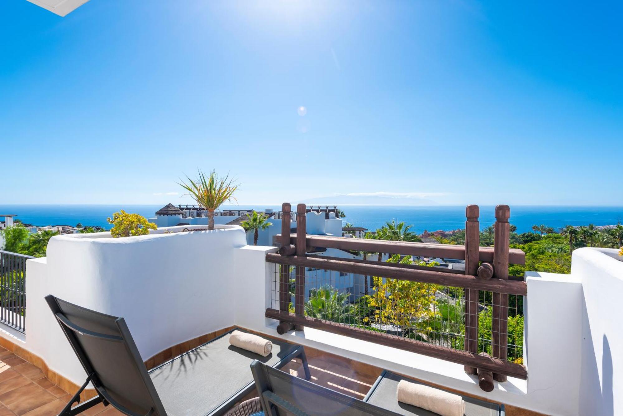 One-Bedroom Suite Partial Sea View