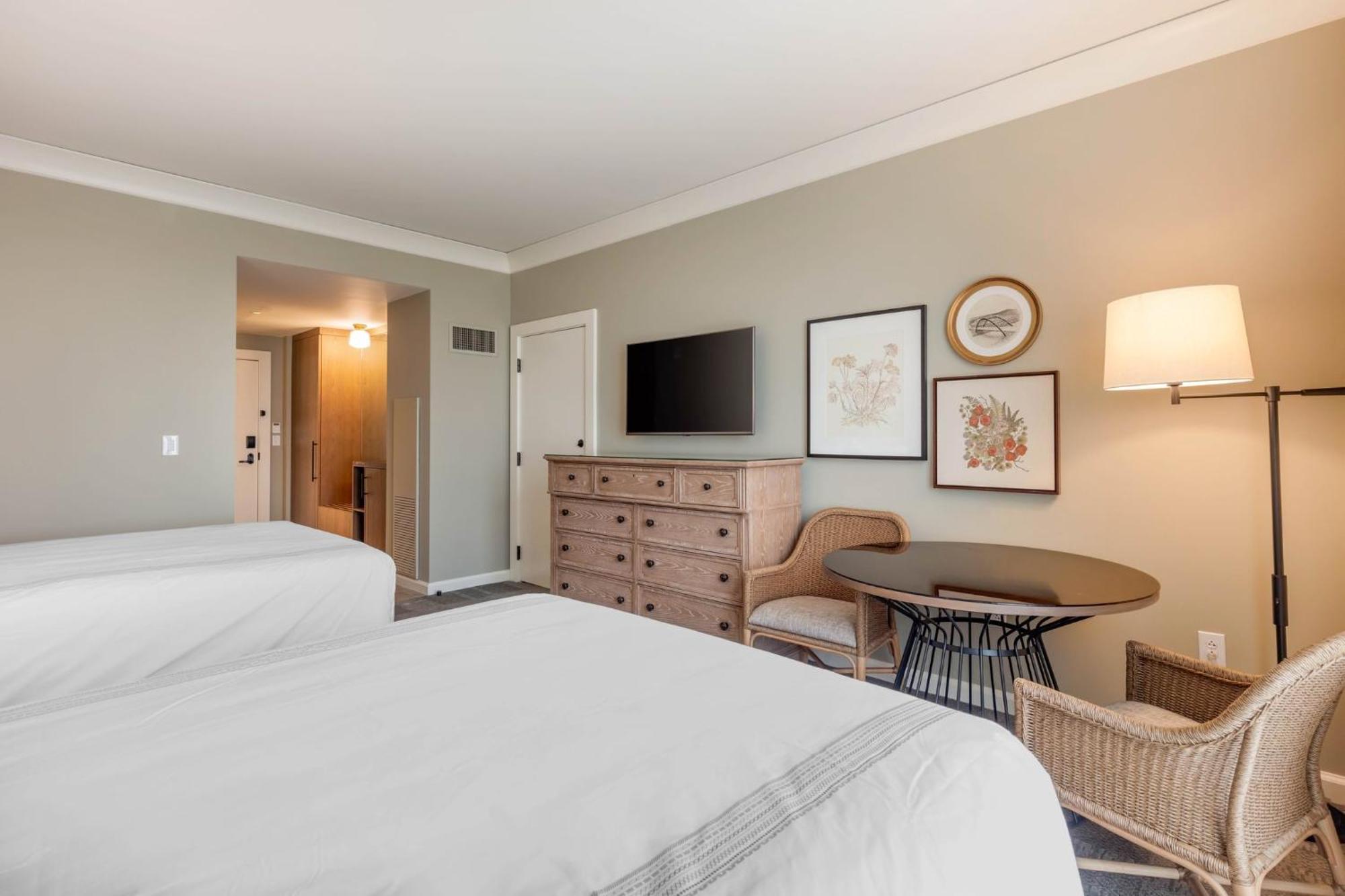 Deluxe Room 2 Queen Beds