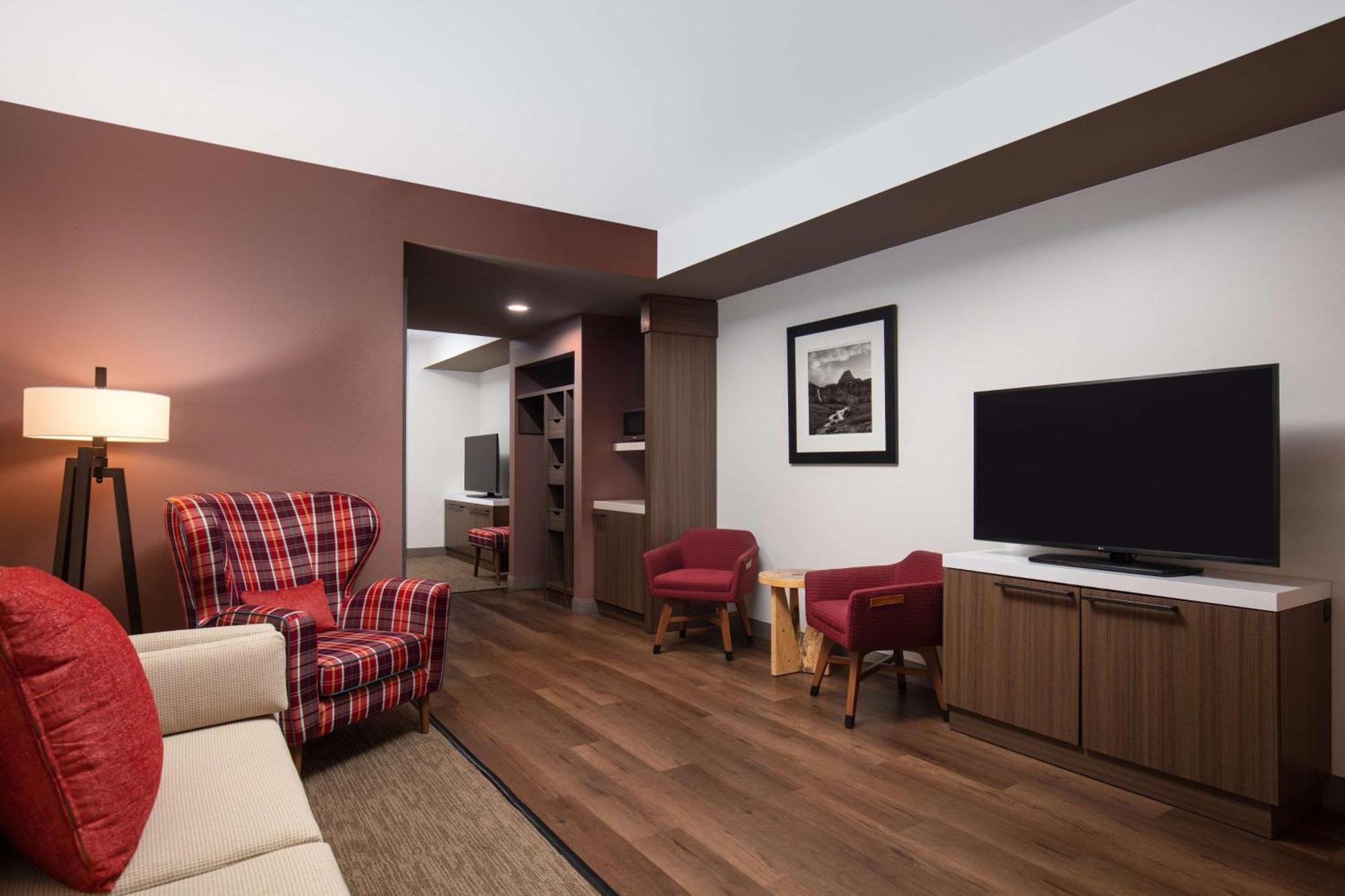 Junior King Suite with Sofa Bed,1565559337:JPEG
