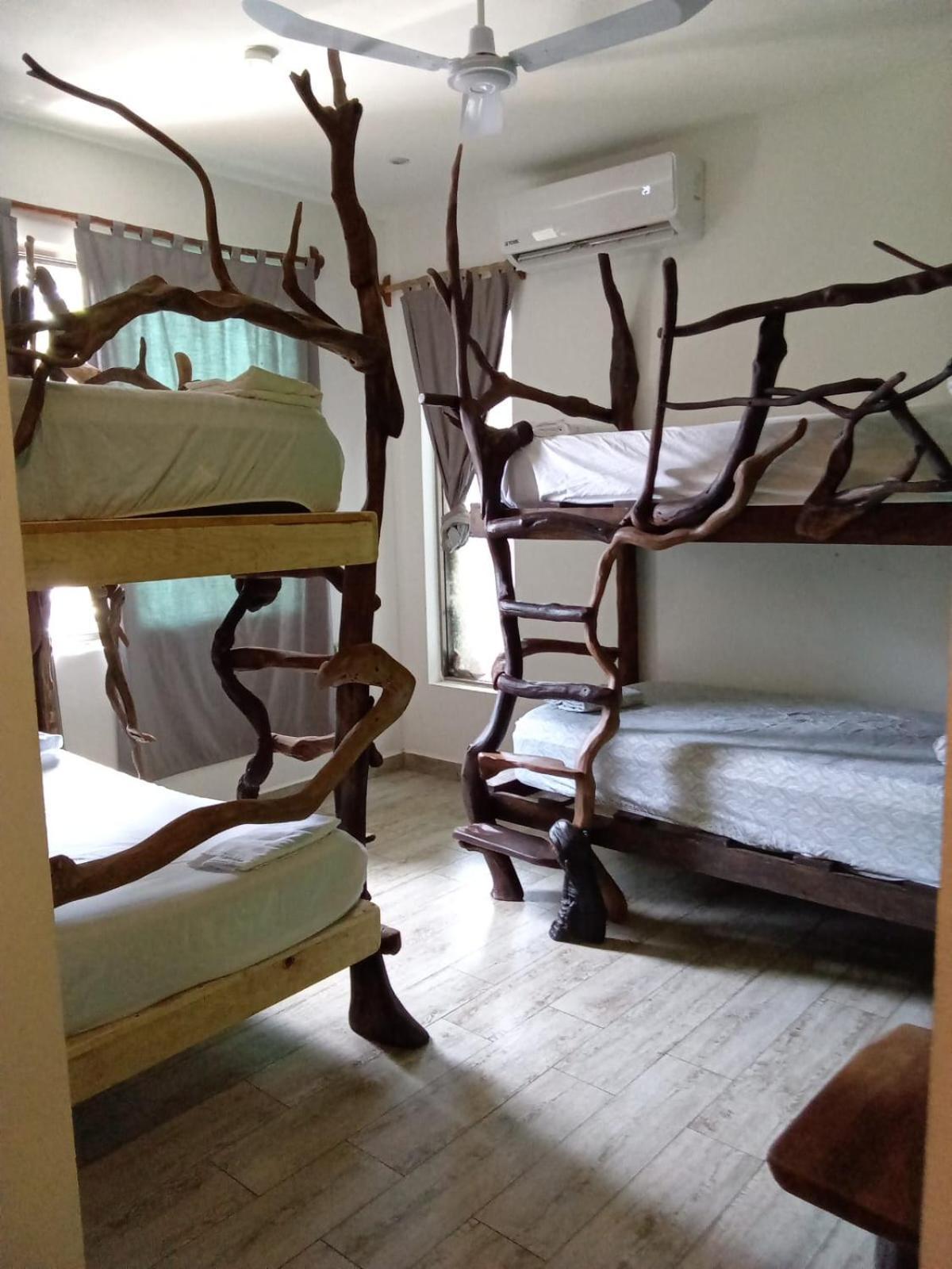 Cama em Dormitório Feminino com 4 Camas