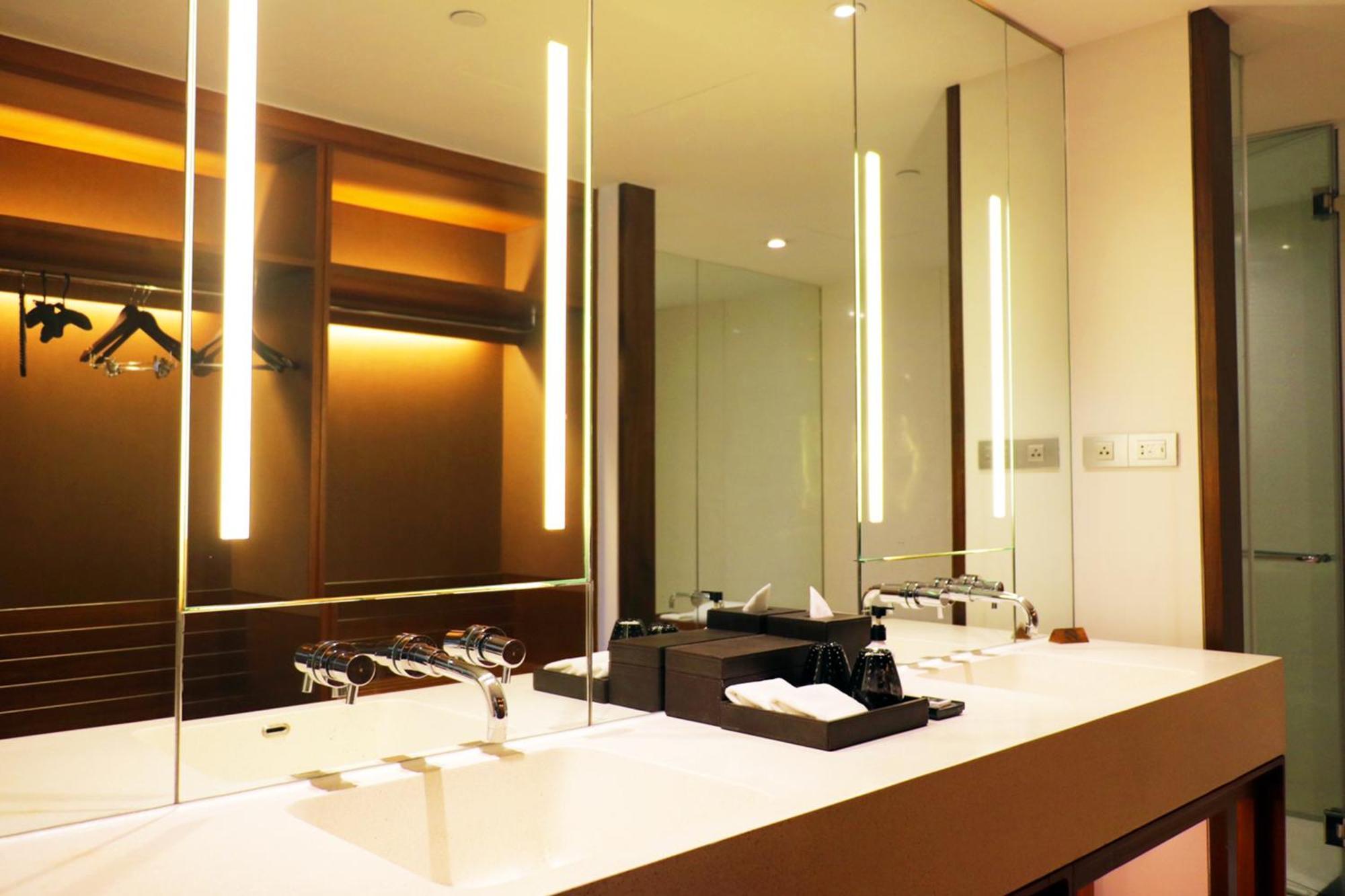 Luxury Suite,1580164440:JPEG