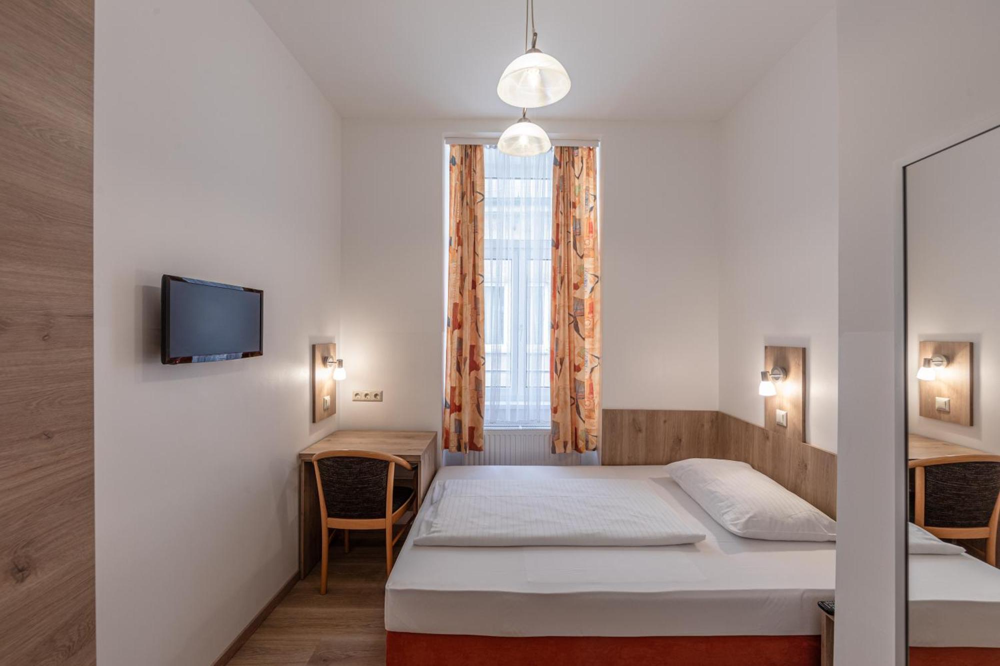 Superior Single Room,1586830256:JPEG