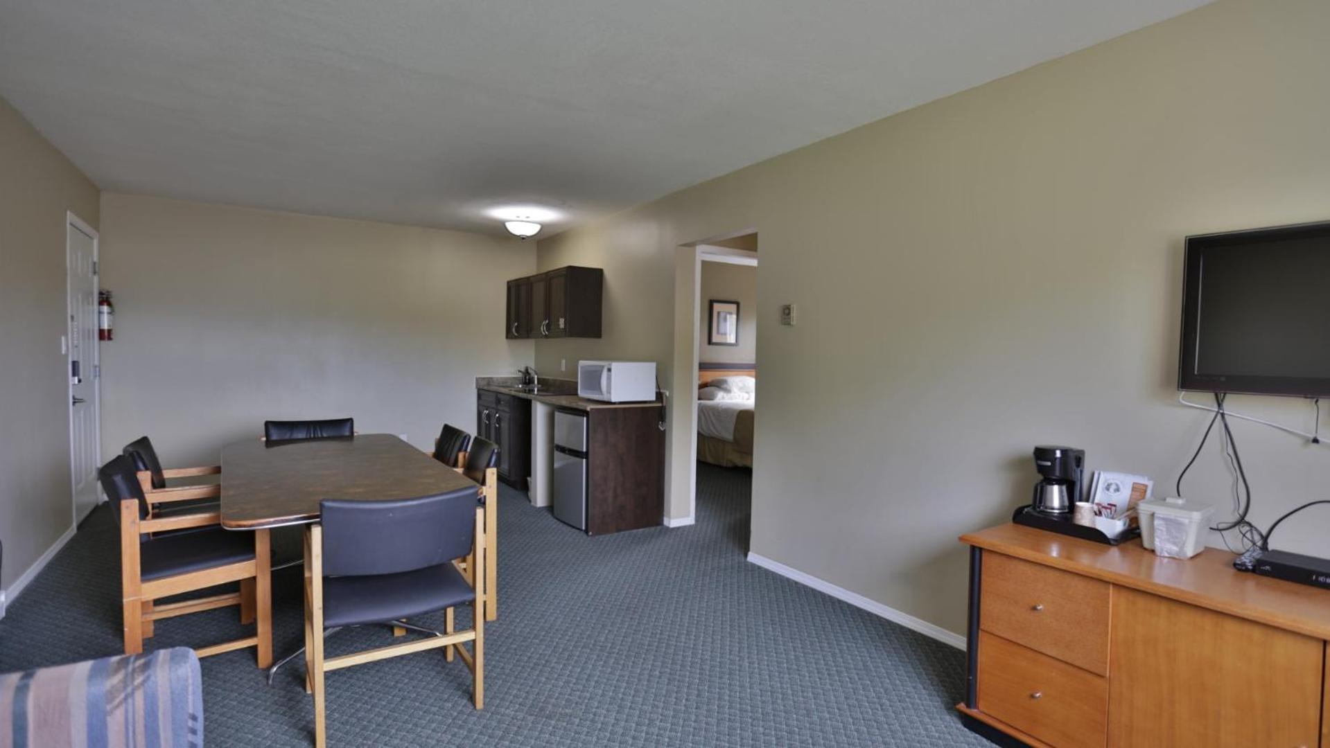 Two-Bedroom Suite,1586843360:JPEG
