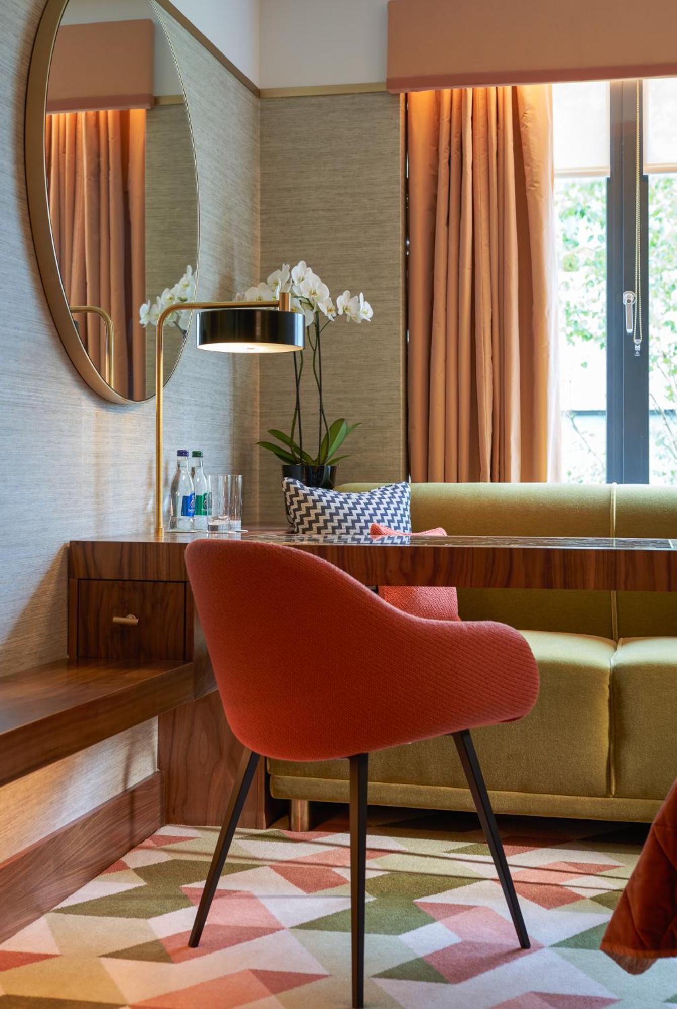Signature Queen Room