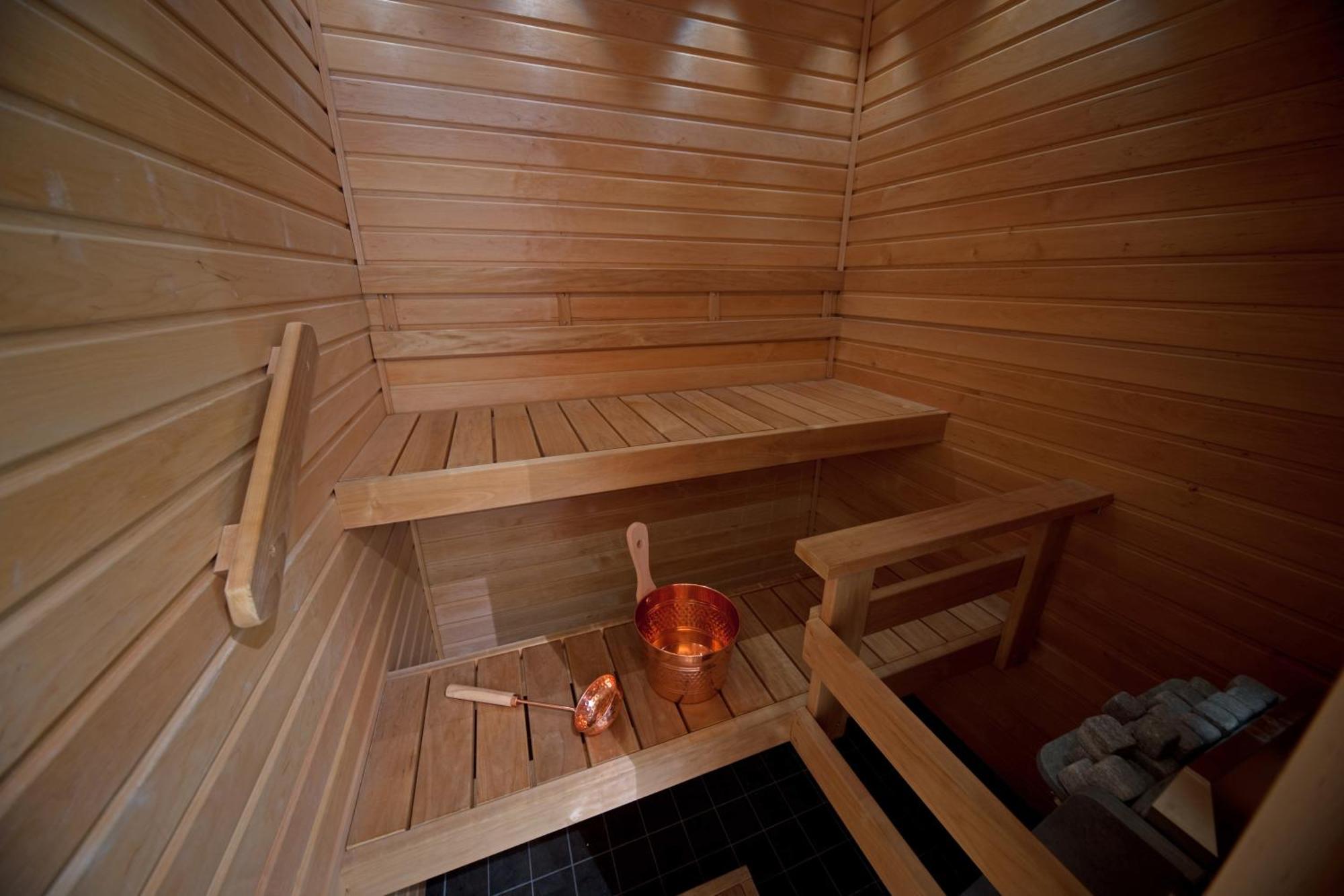 Deluxe Suite Sauna