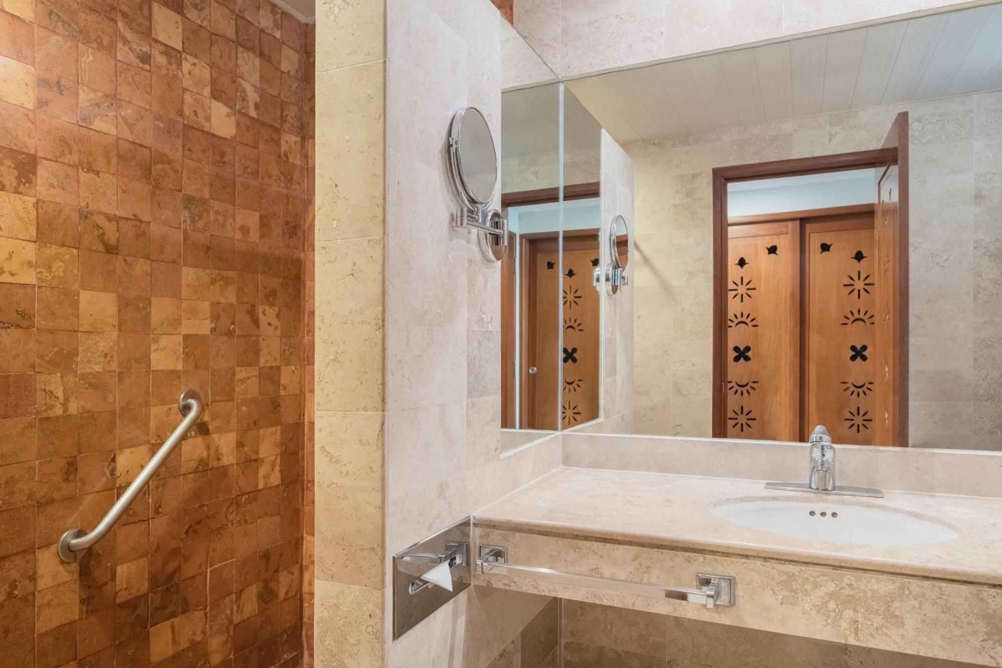 Junior Suite Ocean Front,1592097050:JPEG