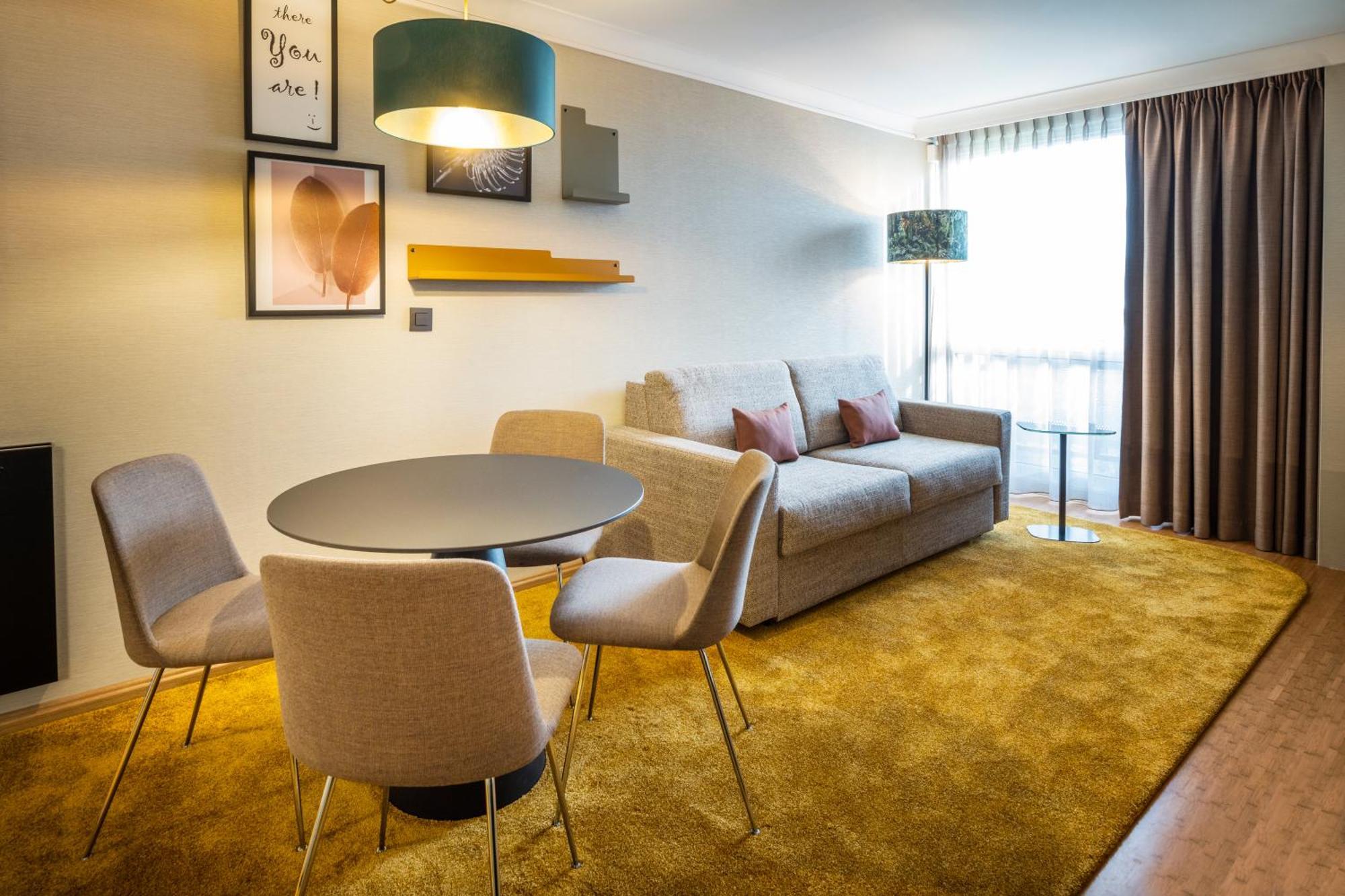 Chambre Lit King-Size Premium avec Canapé-Lit