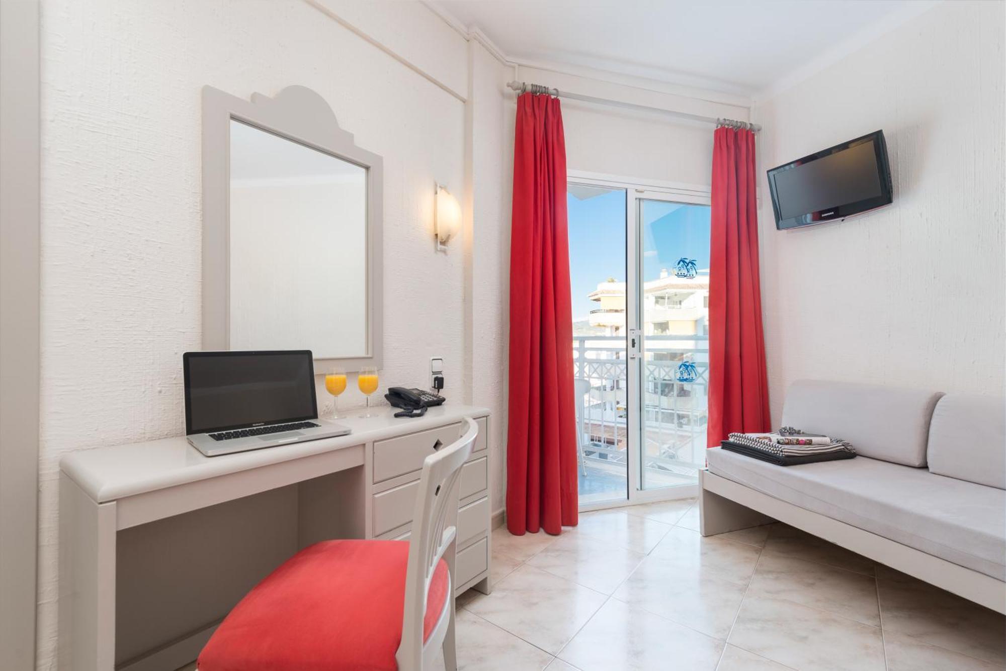 Triple Room Balcony