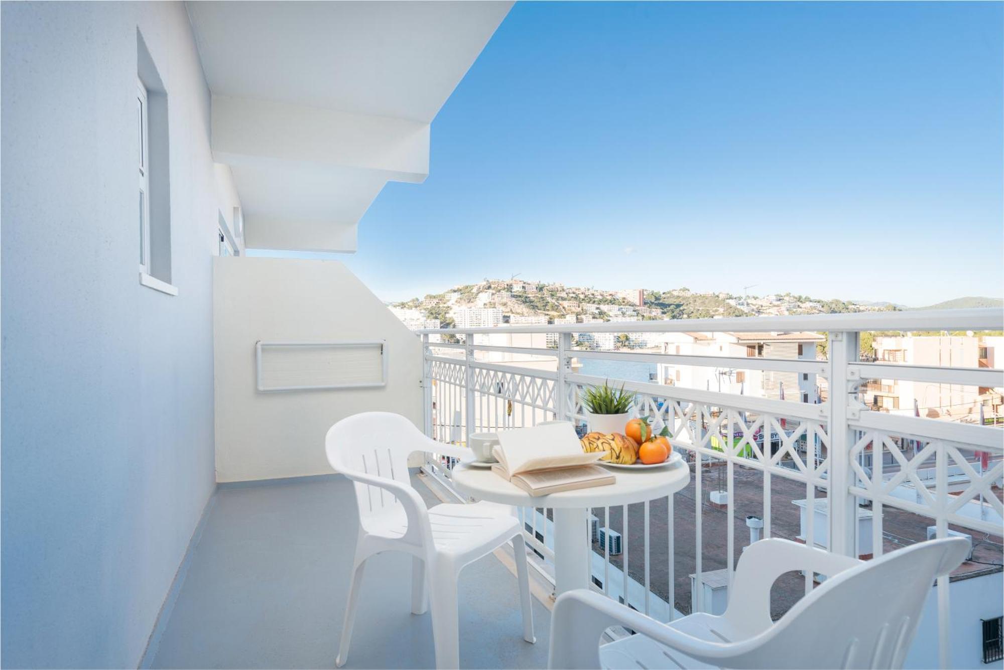Triple Room Balcony