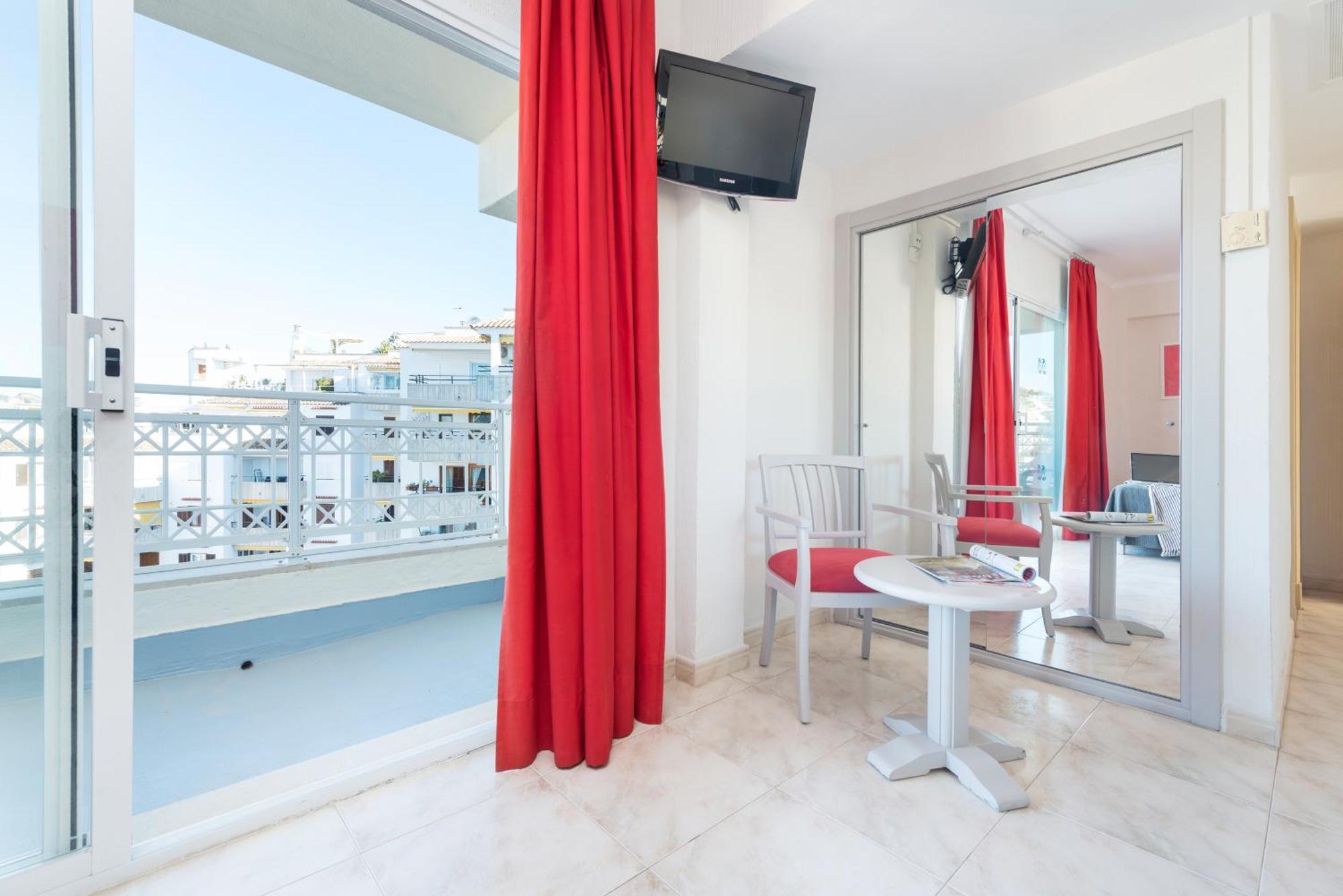 Double or Twin Room Balcony
