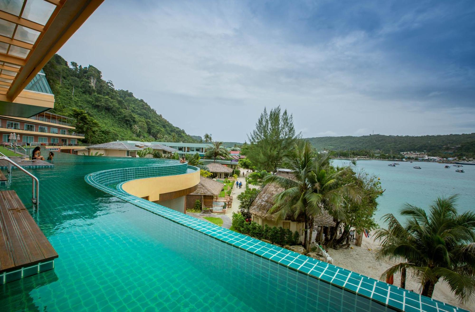 Camera Luxury Doppia con Letti Singoli con Piscina e Vista Mare