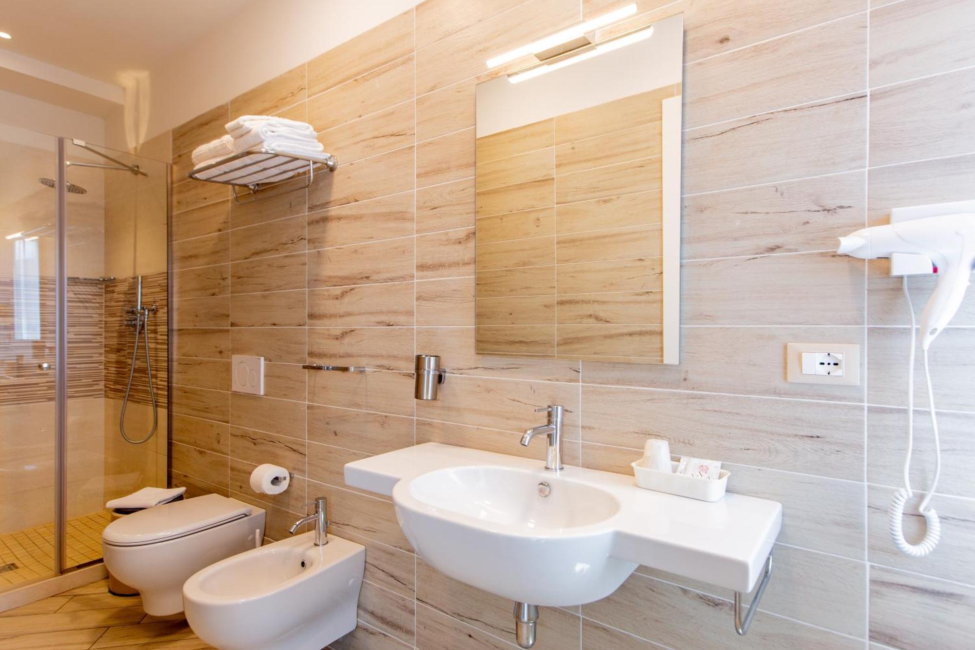 Comfort Room with Lateral Sea View,1591482557:JPEG