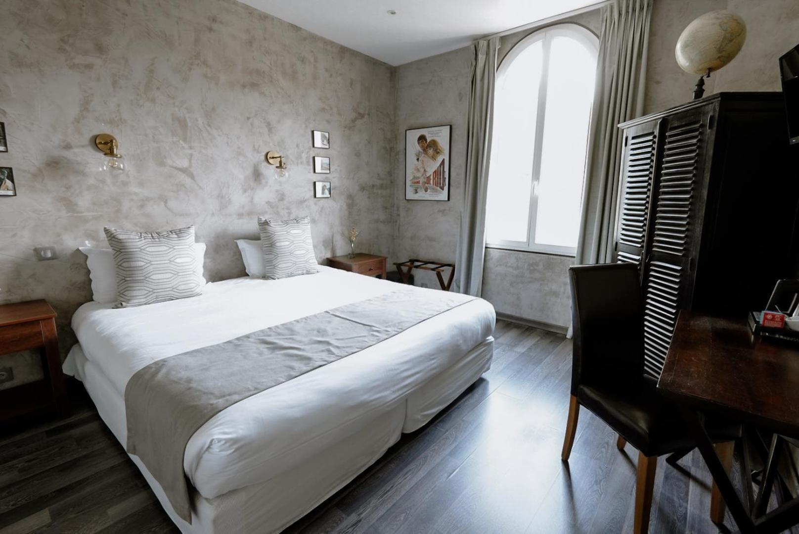 Superior Room,1592045355:JPEG