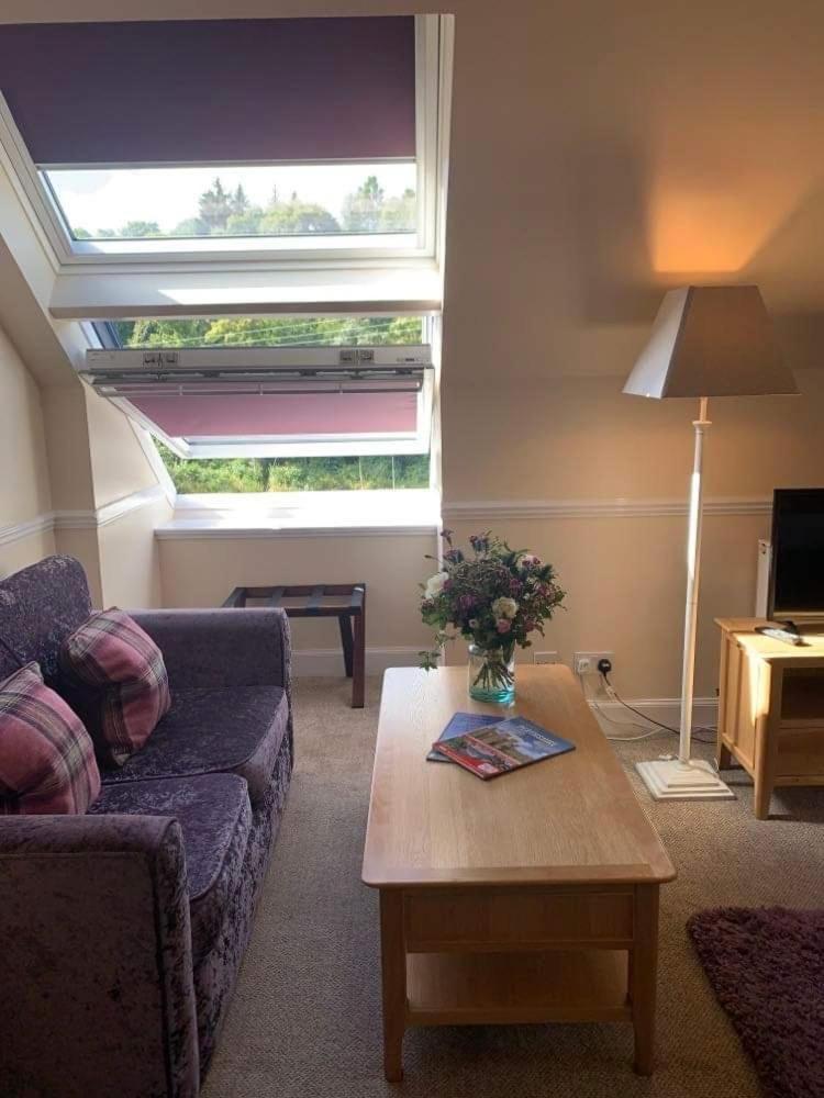 Twin Room,1592893706:JPEG