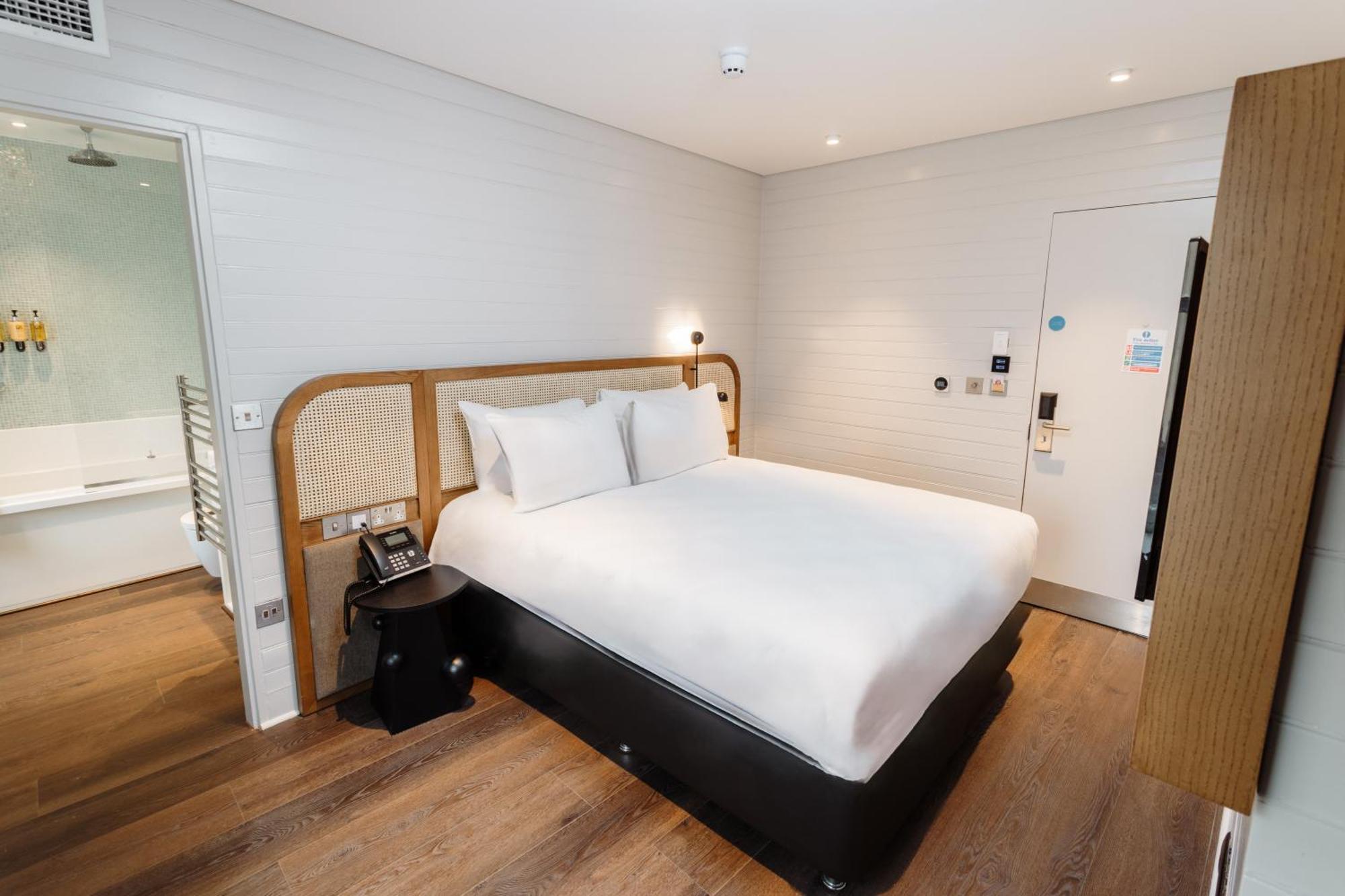 Double Room,1625485400:JPEG