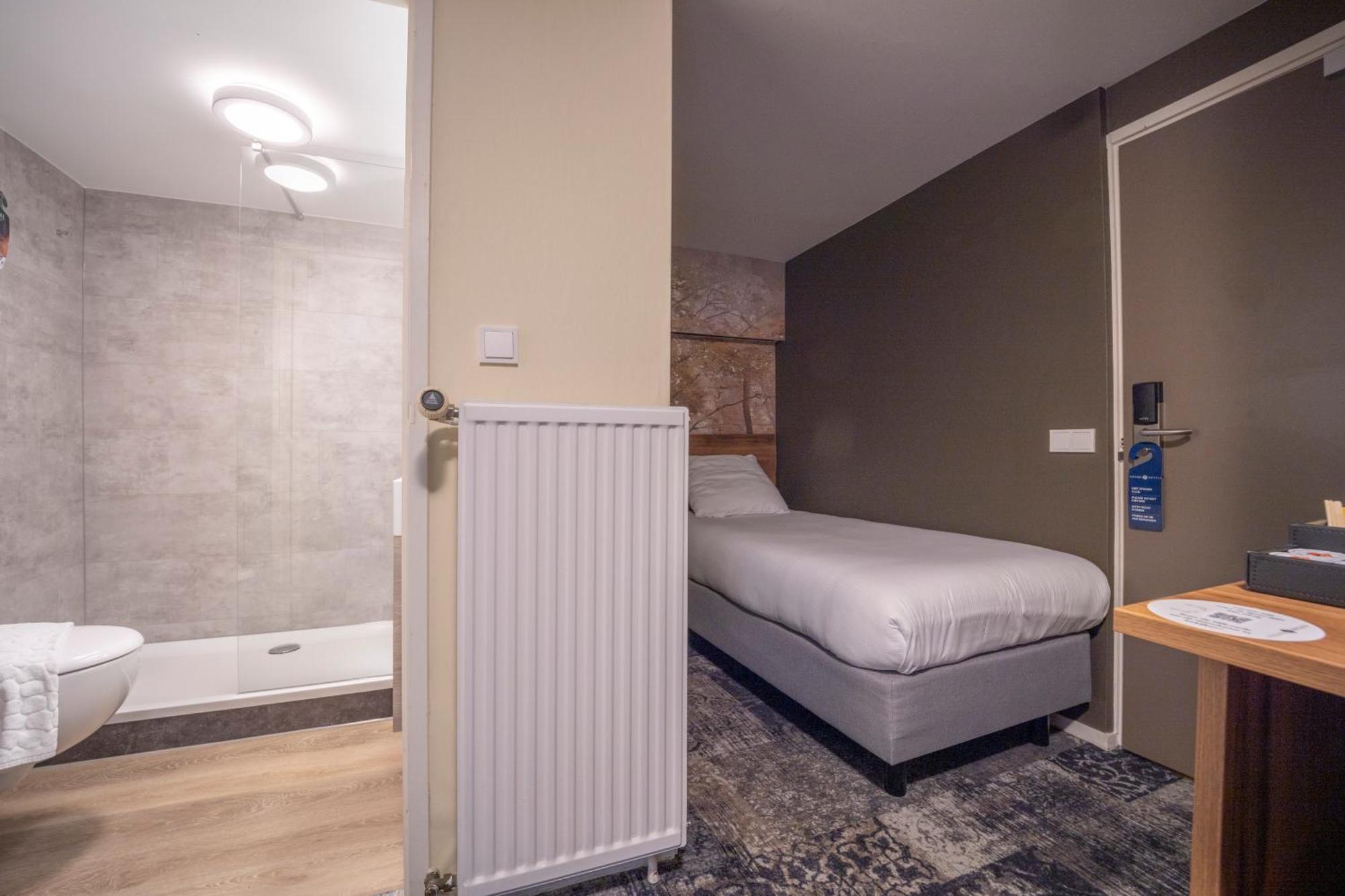 Single Room,1594668259:JPEG