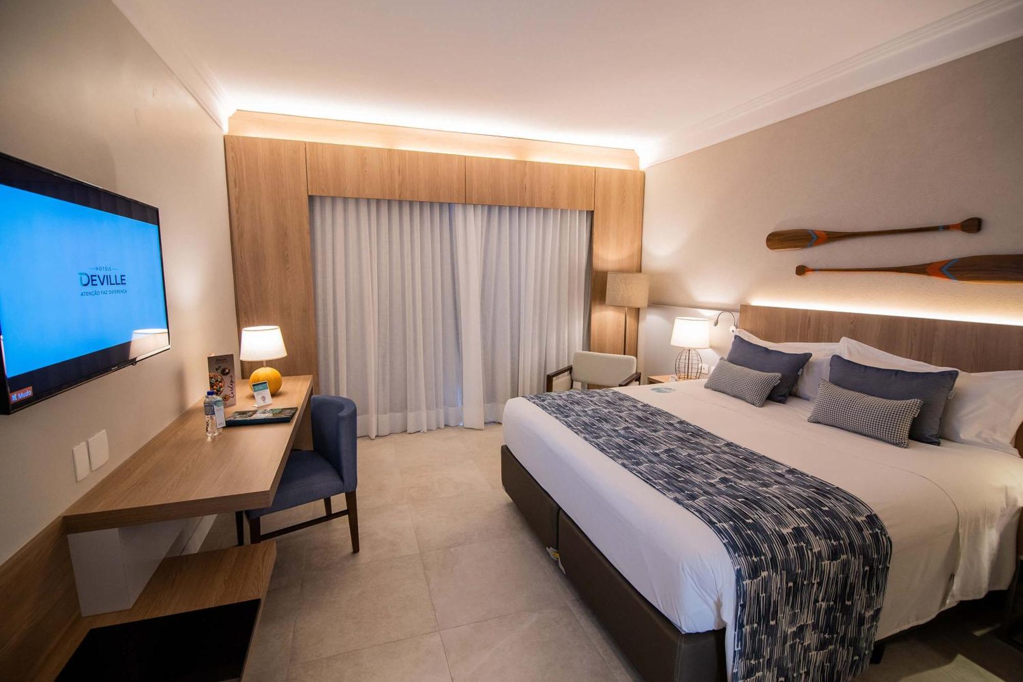 Quarto Premium com 1 Cama de Casal e Vista do Mar