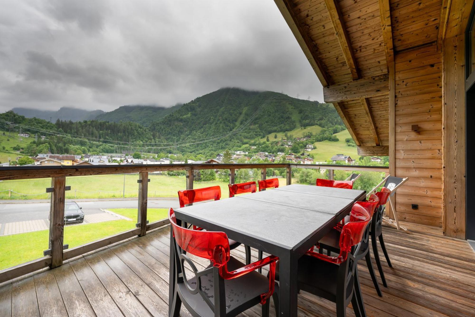 Penthouse Suite met 4 Slaapkamers en een Sauna