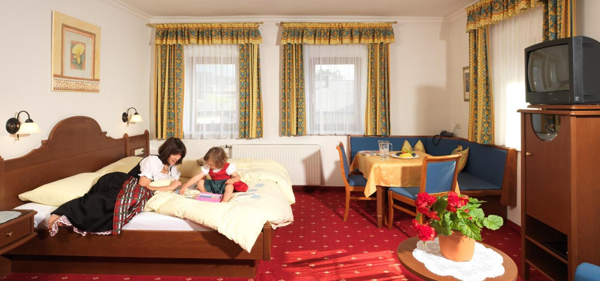 Familienzimmer (2 Erwachsene + 2 Kinder)