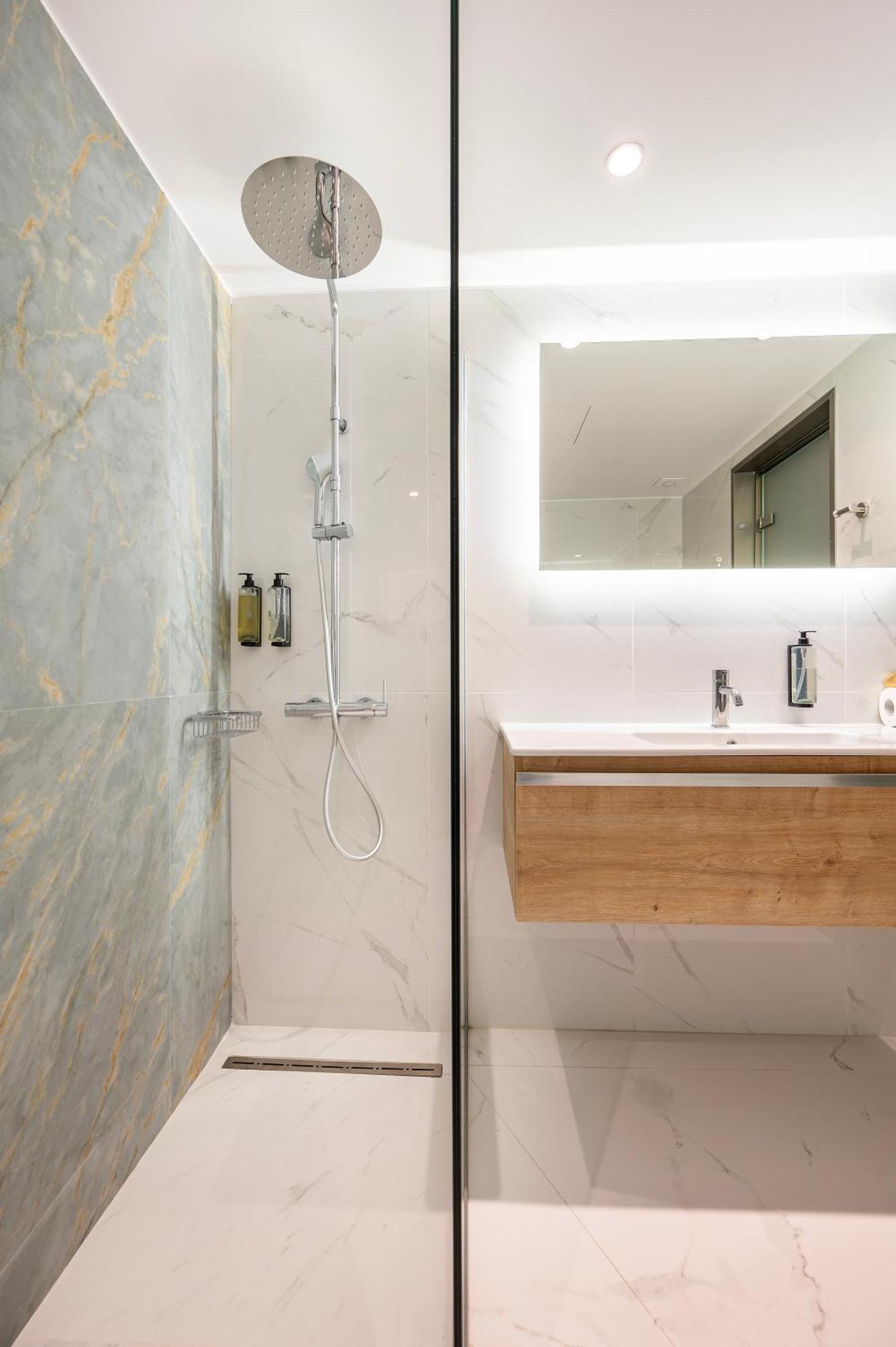 Family Room Sea View,1598907619:JPEG