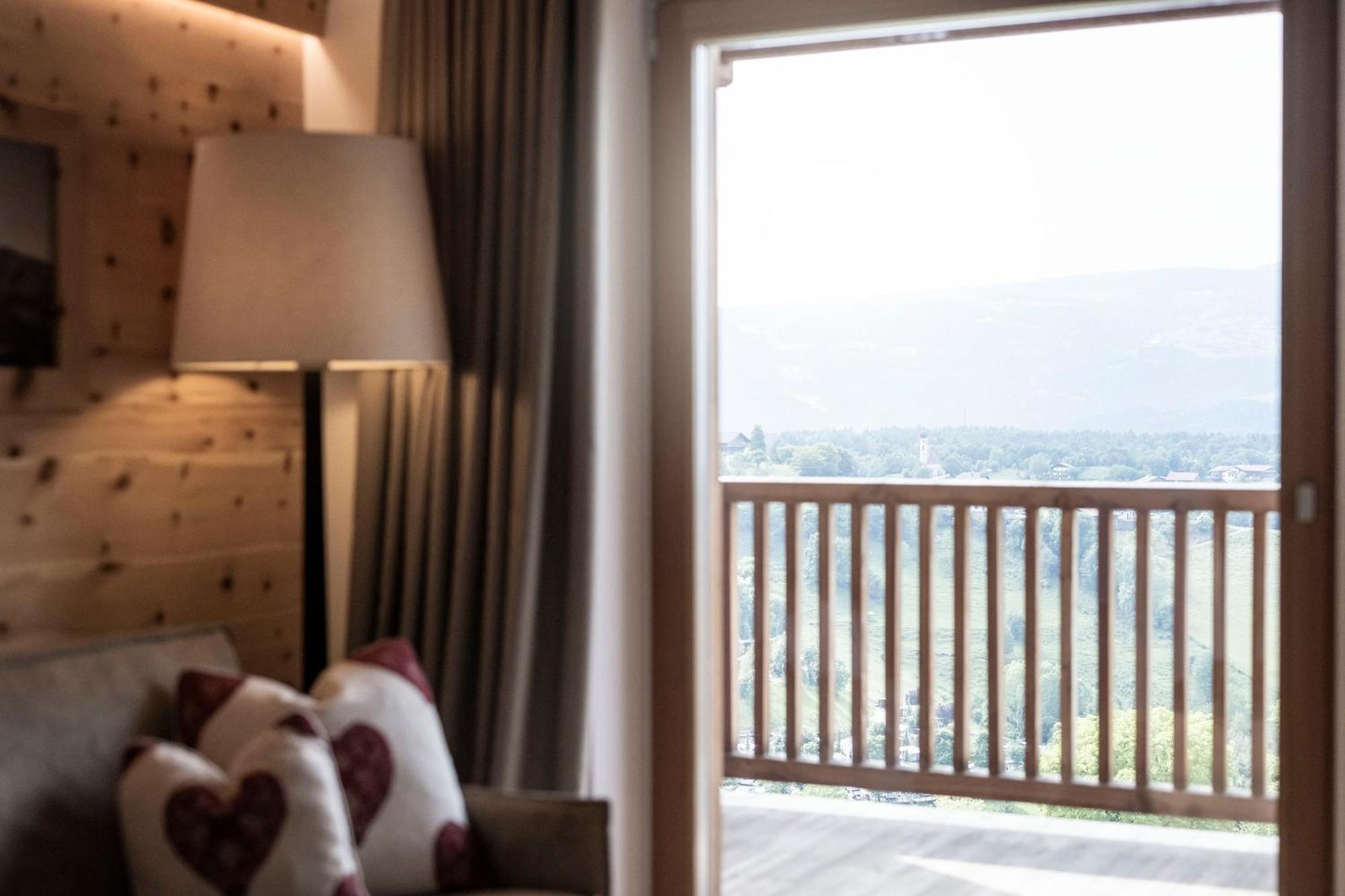 Junior Suite im Dachgeschoss mit Balkon und Talblick