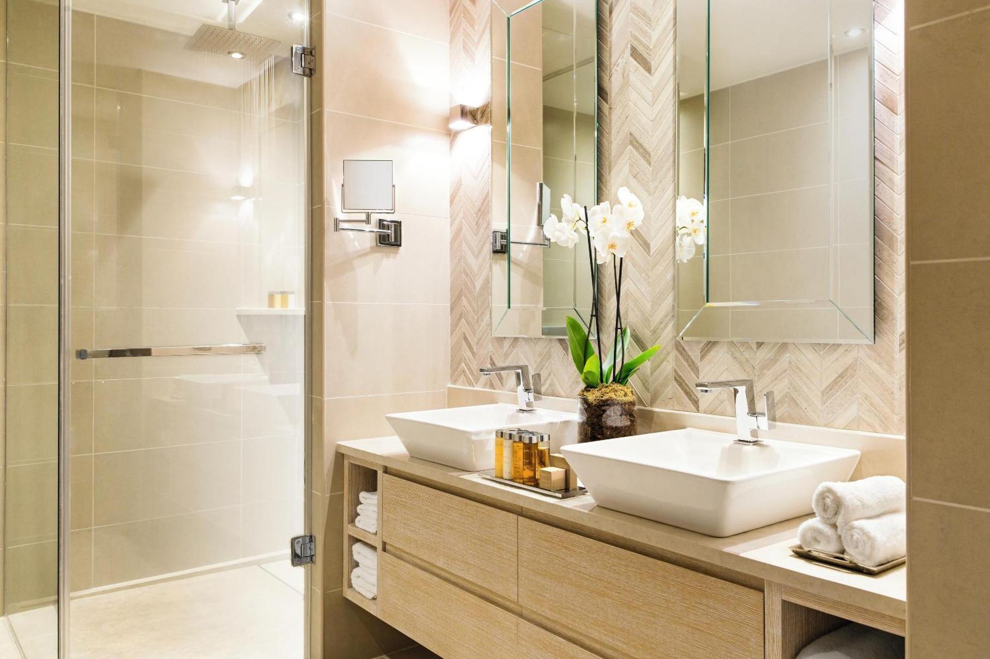 Deluxe Junior Suite met Privétuin en Uitzicht op Zee