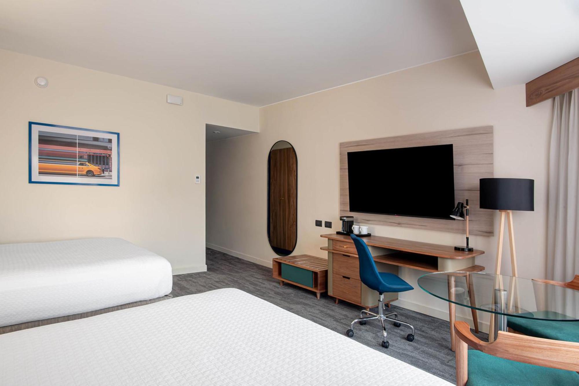 Premium Queen Room City View