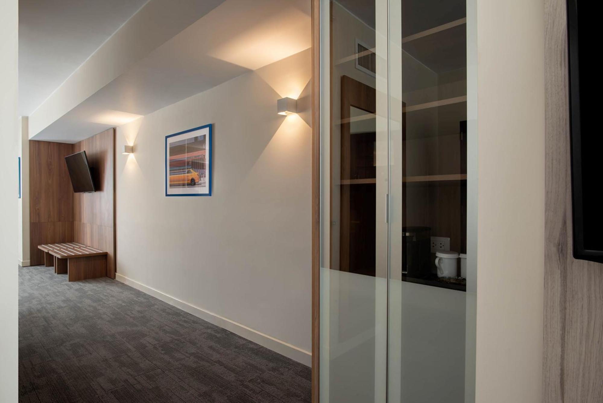 Junior King Suite City View