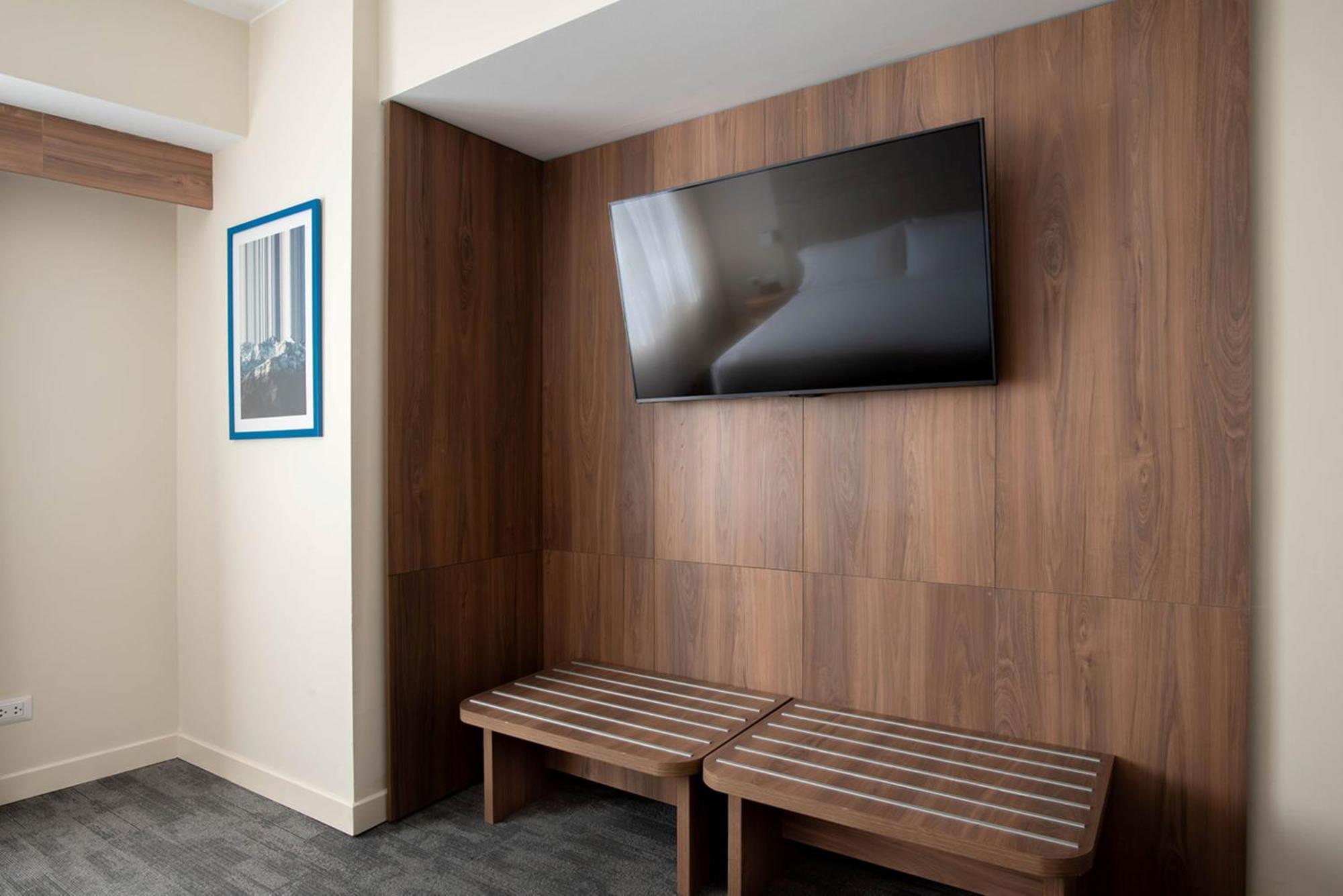 Junior King Suite City View