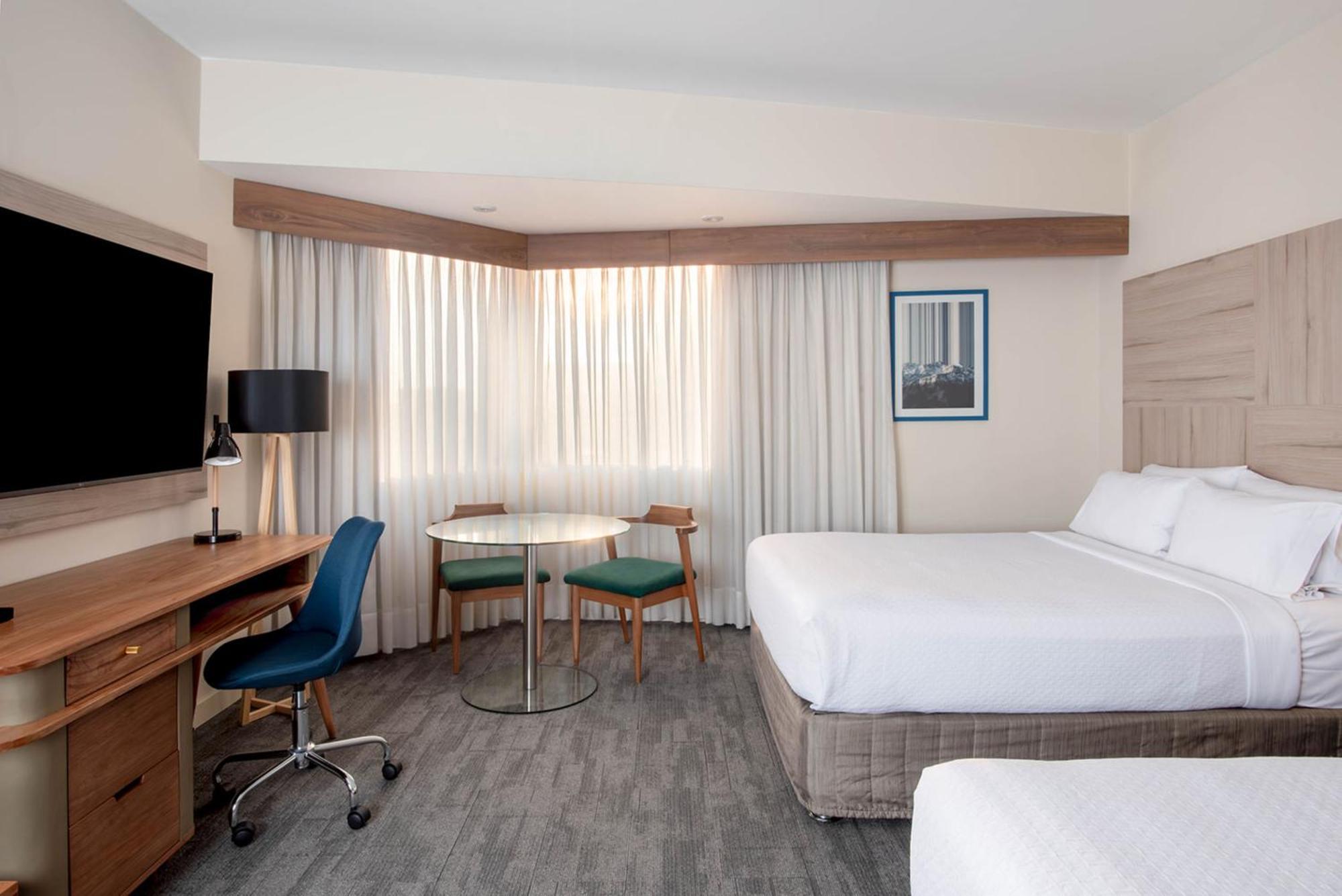 Premium Queen Room City View