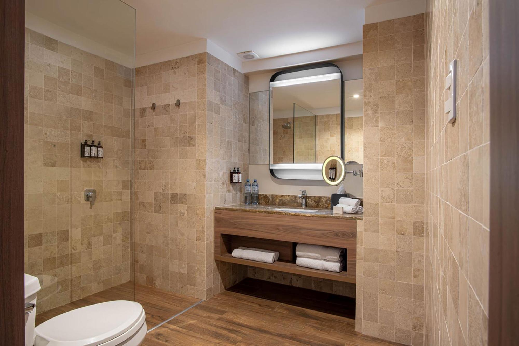 Junior King Suite City View