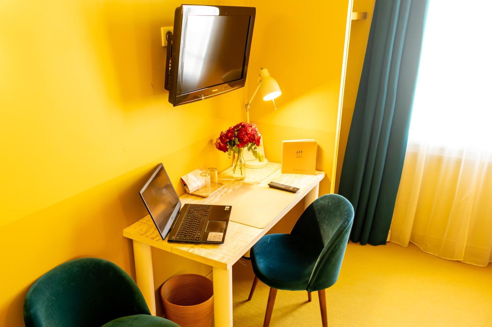 Queen-Size Superior Double Room