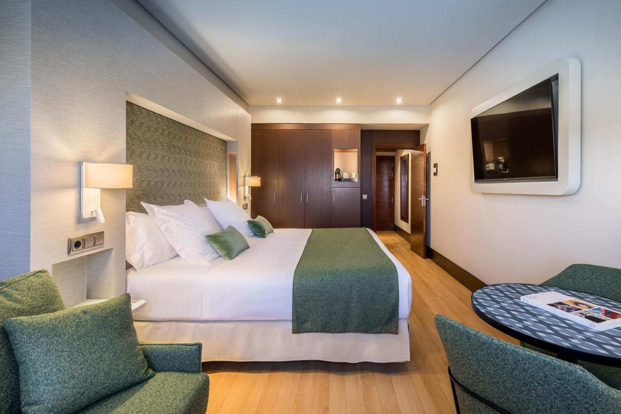 Deluxe Room a View