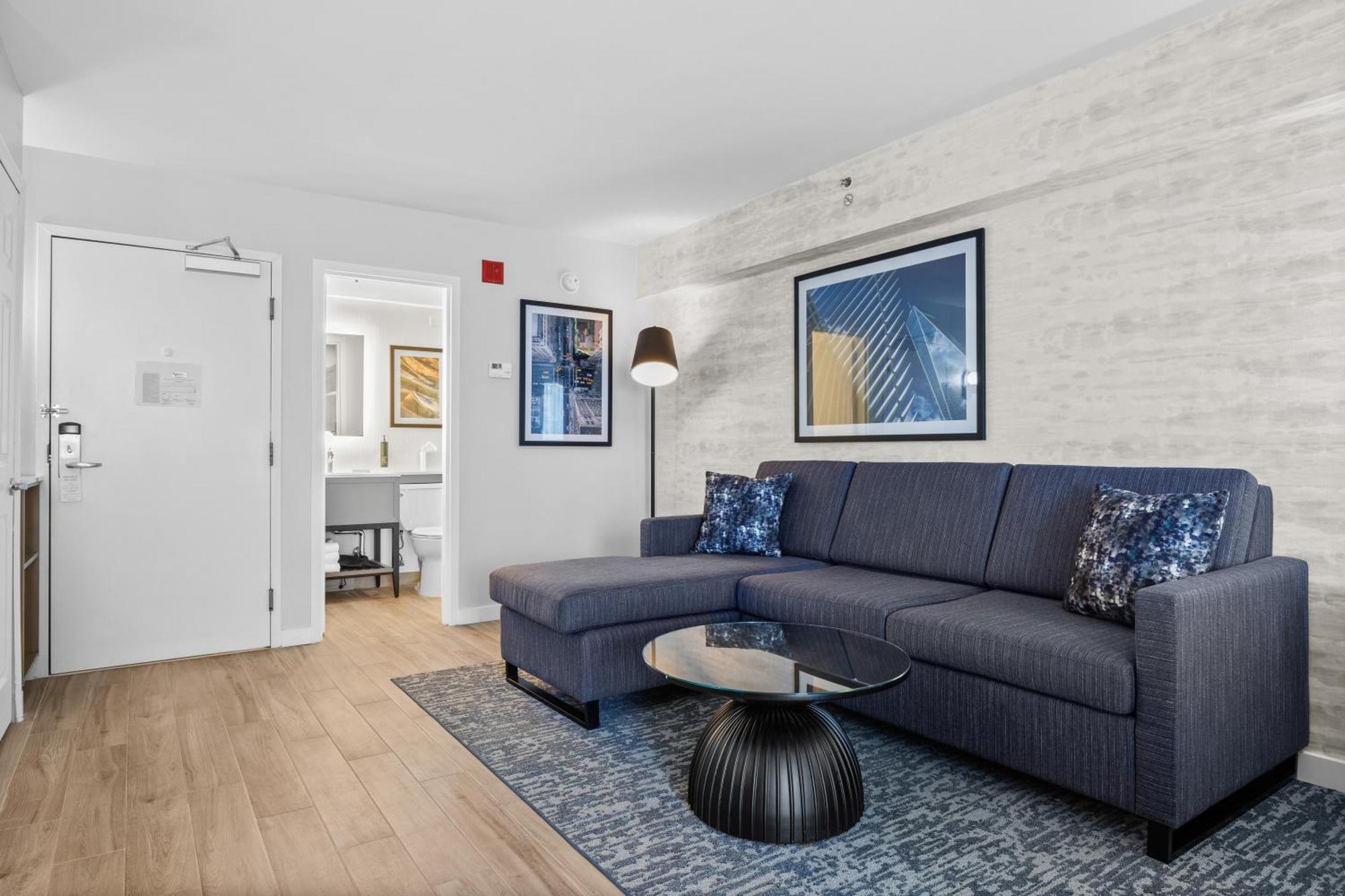 Junior King Suite Seating Area