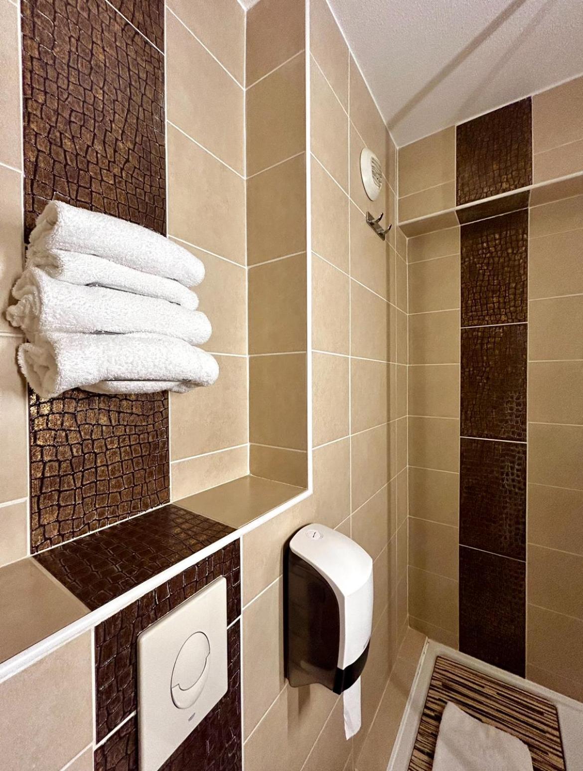 Double Room,1618264464:JPEG