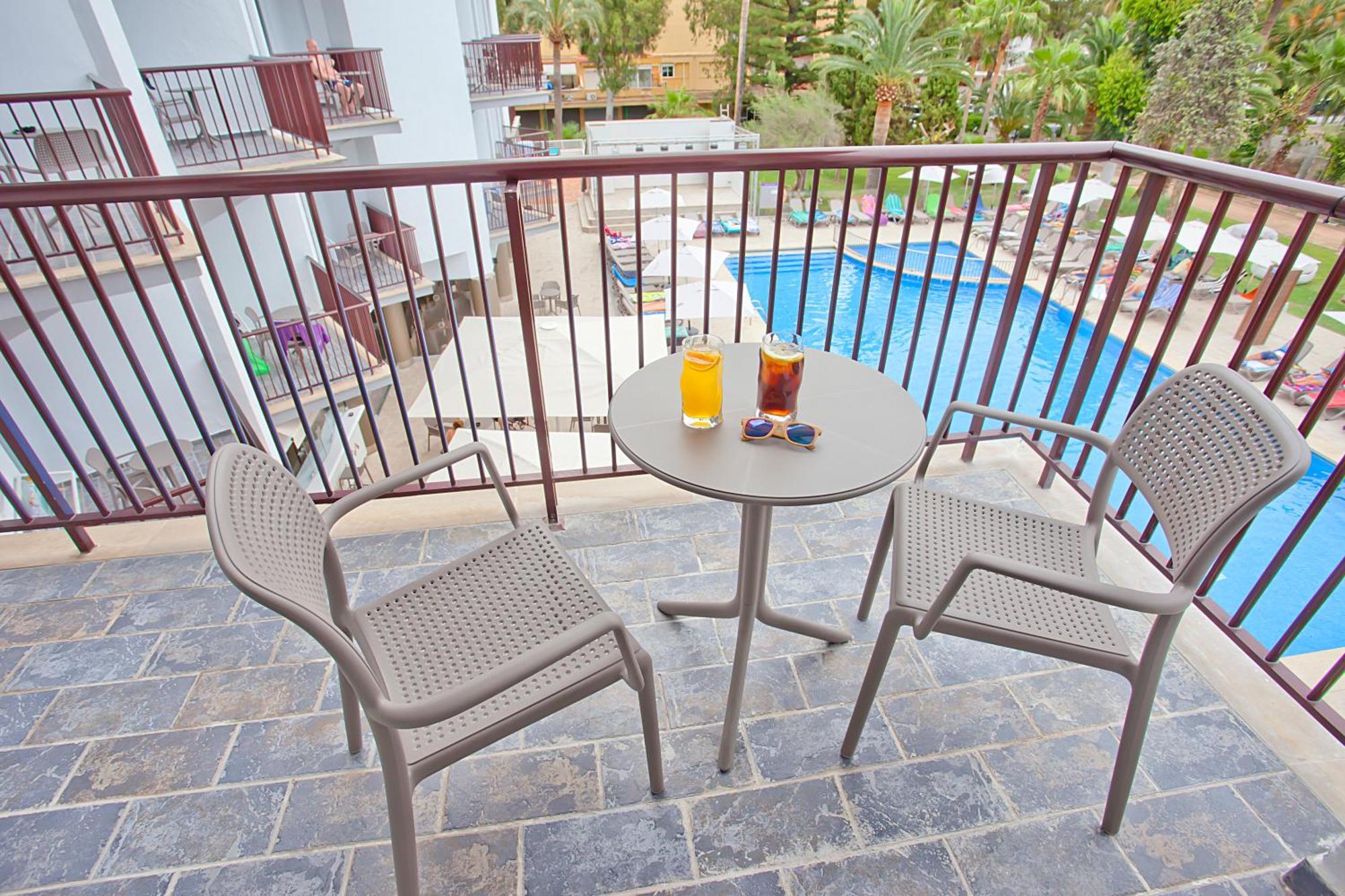 Junior Suite Pool View