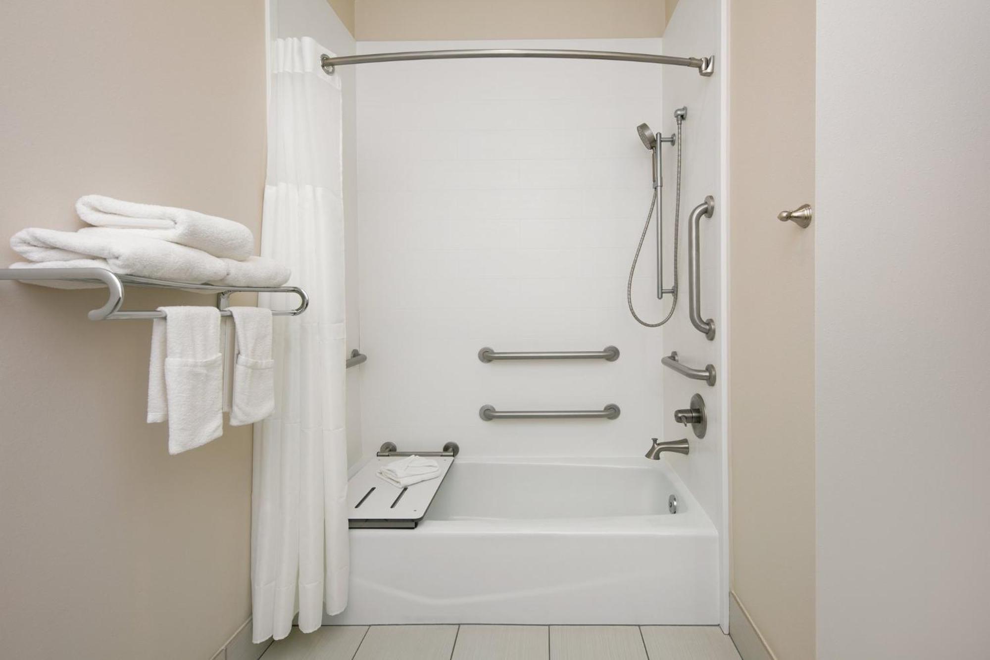 Standard King Room with Mobility Accessible Tub