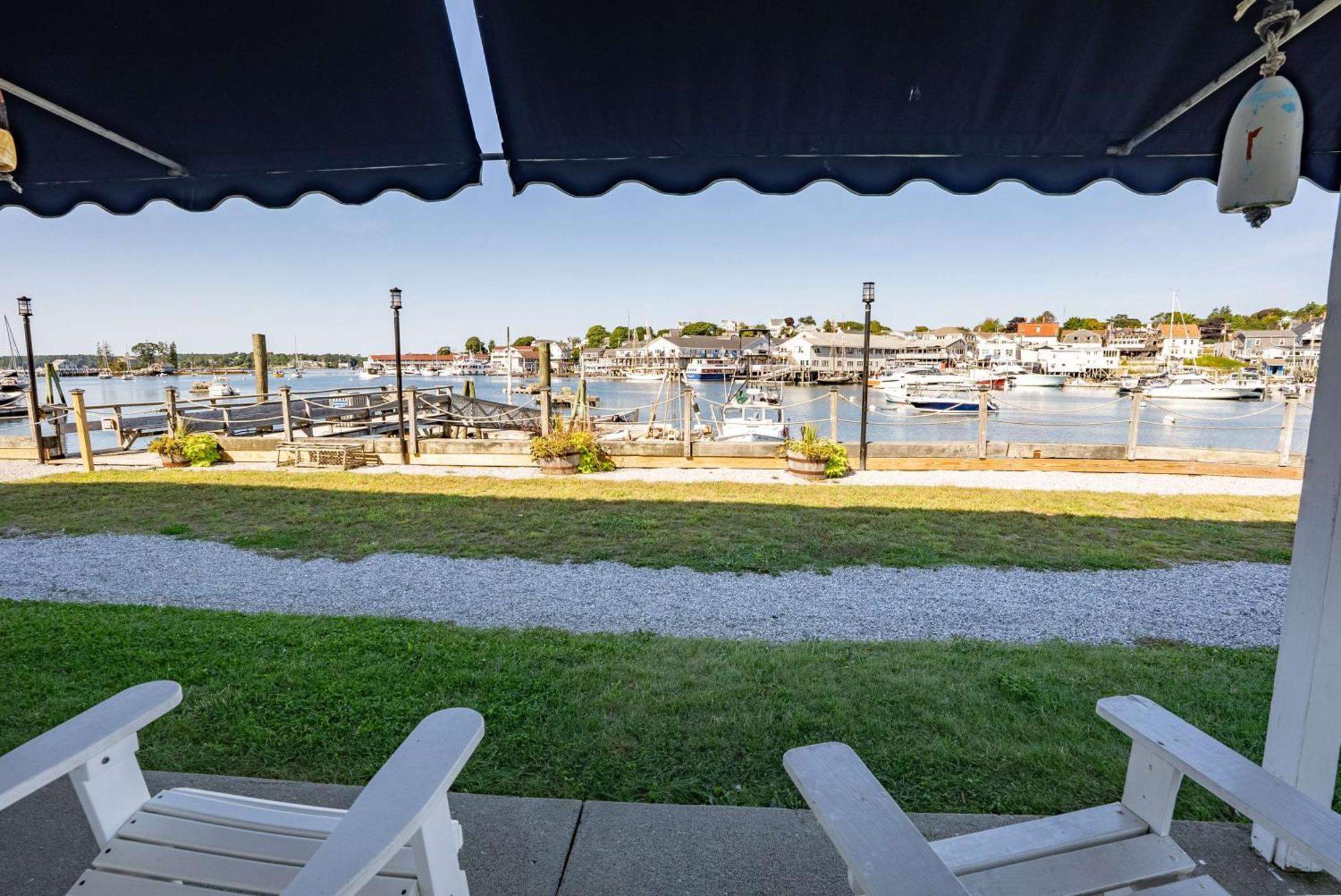 Superior Two Queen Full Harbor View 1st Floor