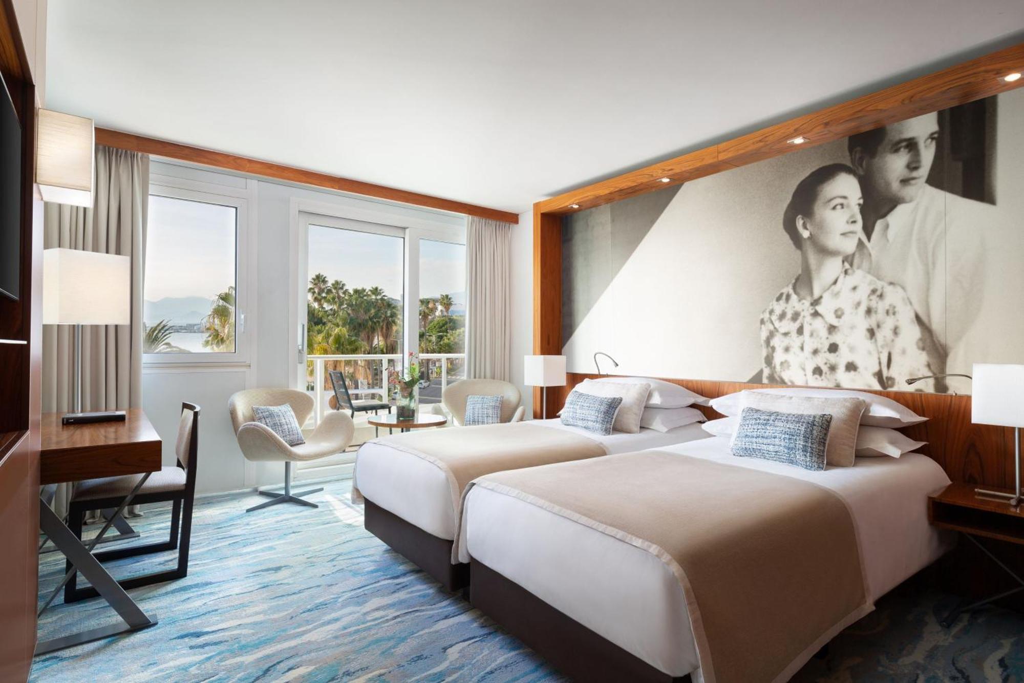 Deluxe Twin Room Partial Sea View