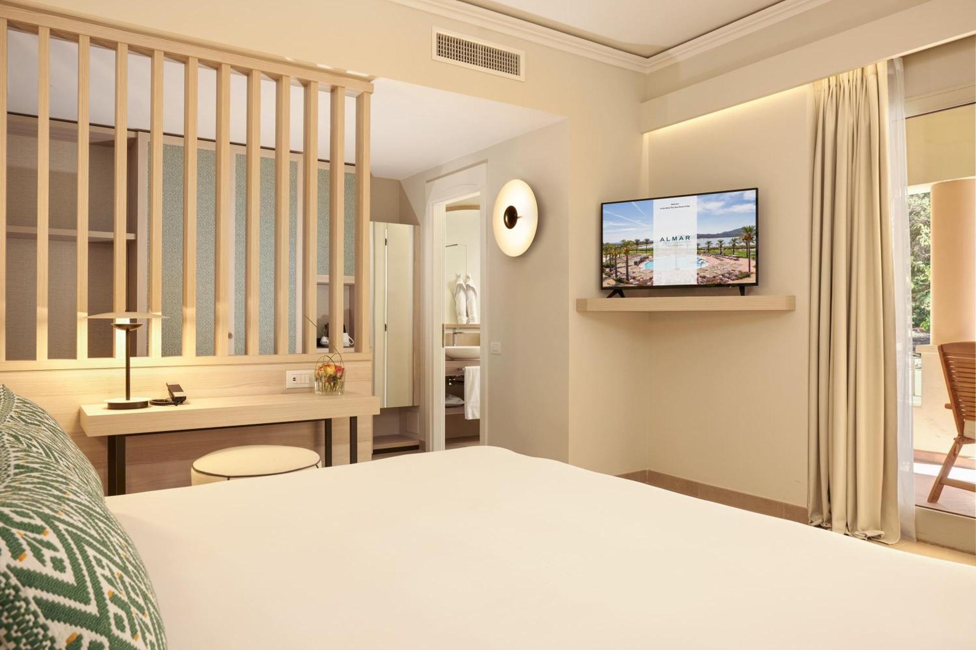 Deluxe Double Room Bay Side