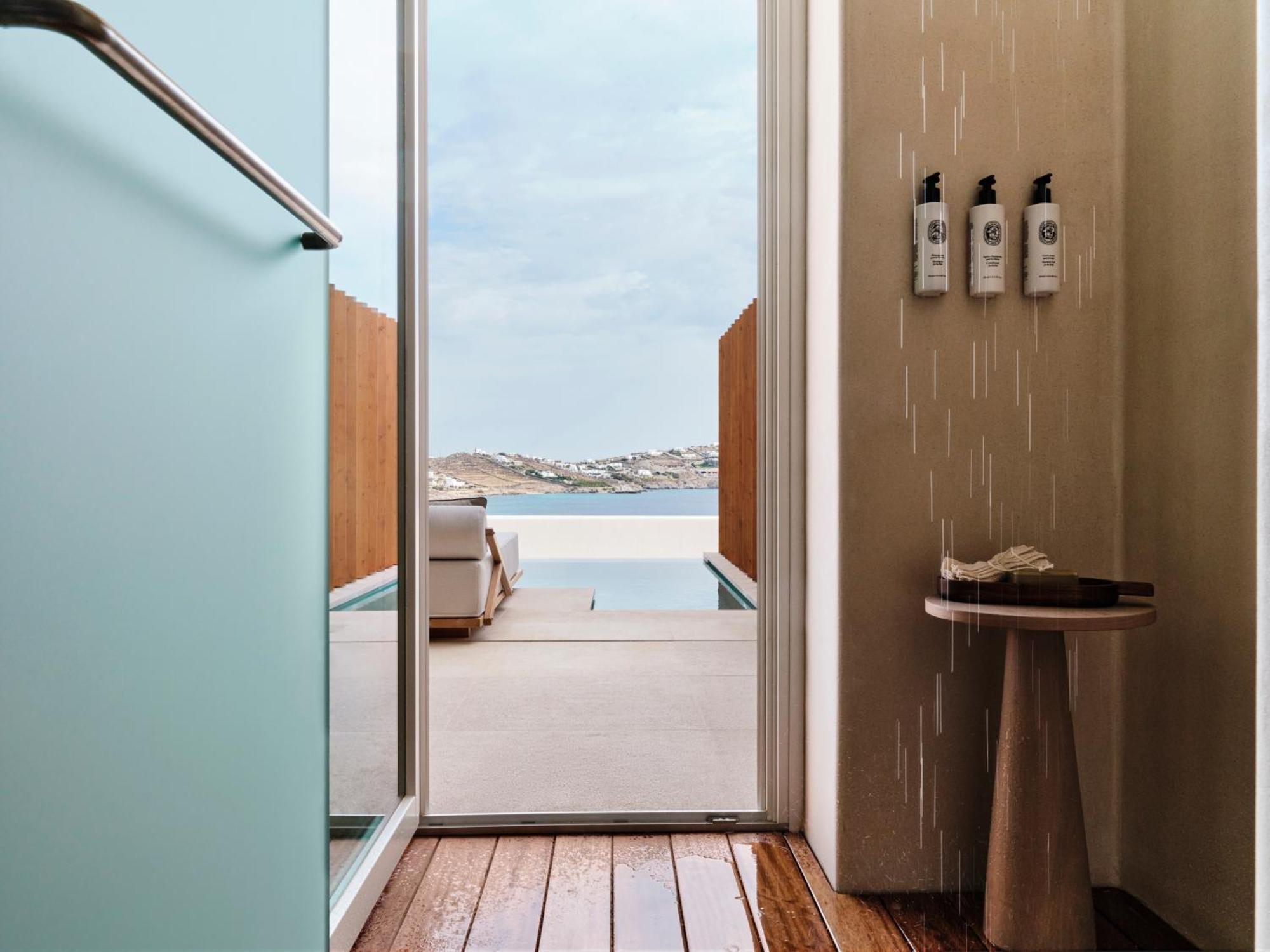 Coast Grand Suite mit 2 Schlafzimmern und Pool und Meerblick