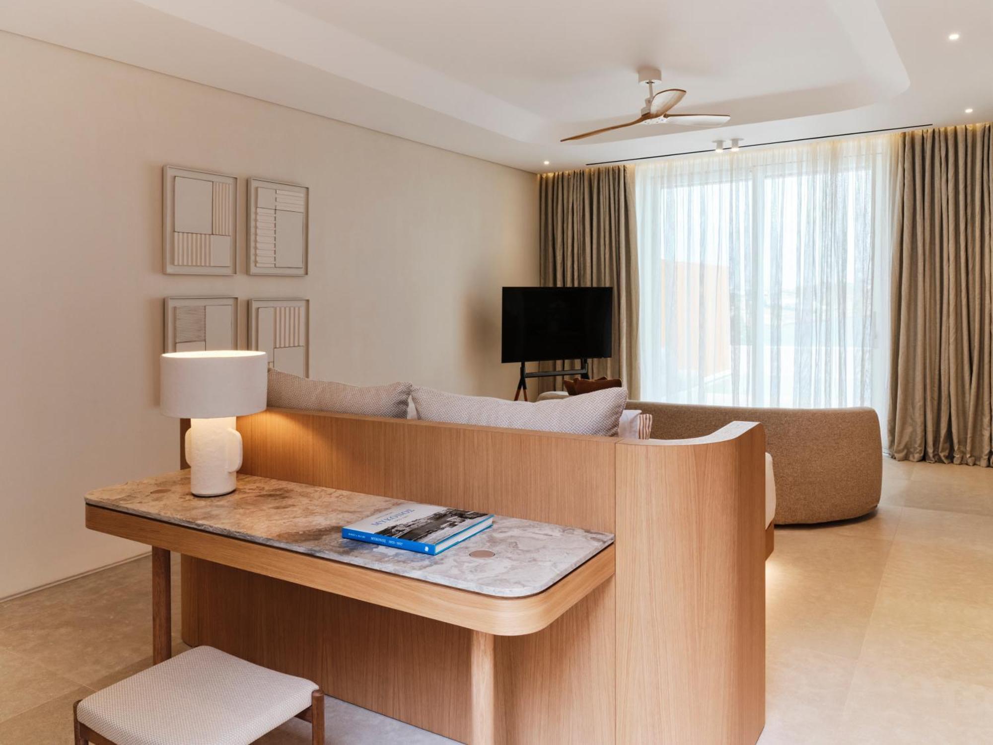 Suite The Coast Grand mit Pool und Meerblick