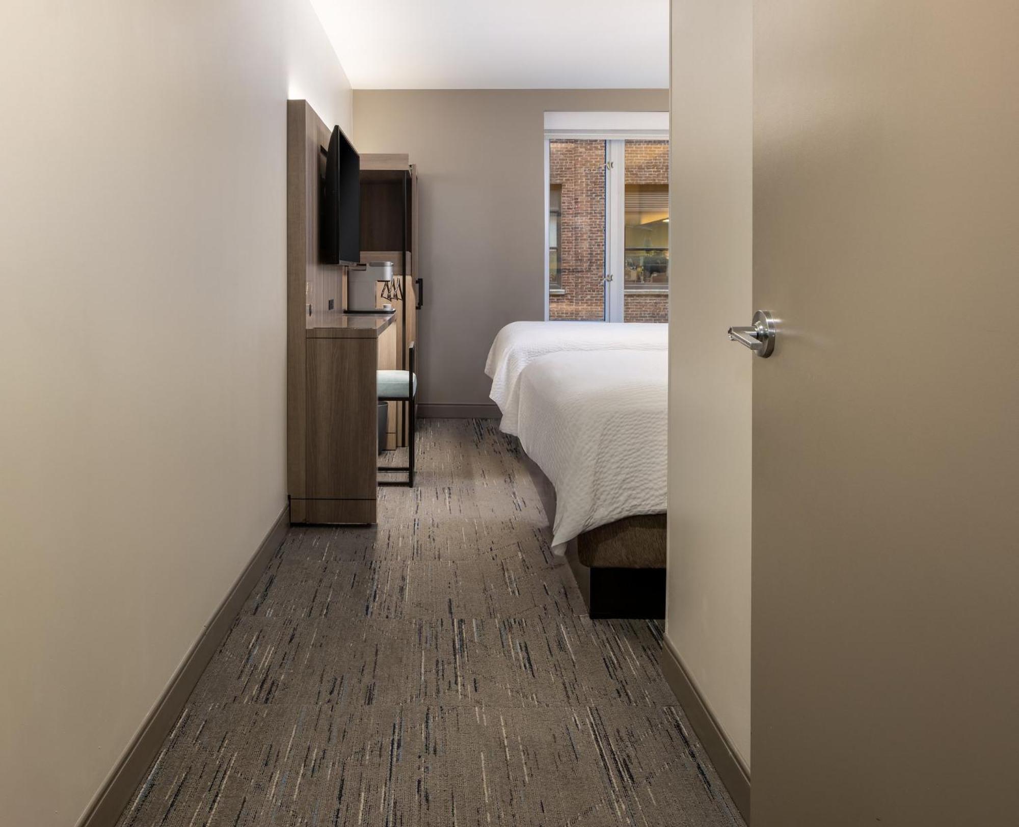Double Room Bath Tub Disability Access