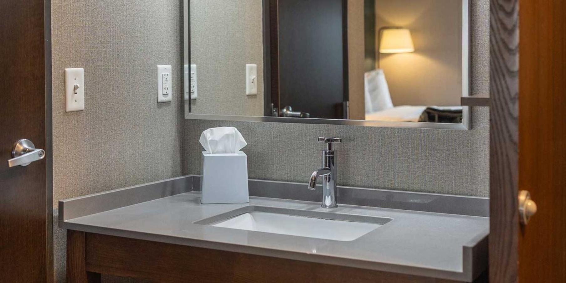 Standard King Room with City View,1626359315:JPEG