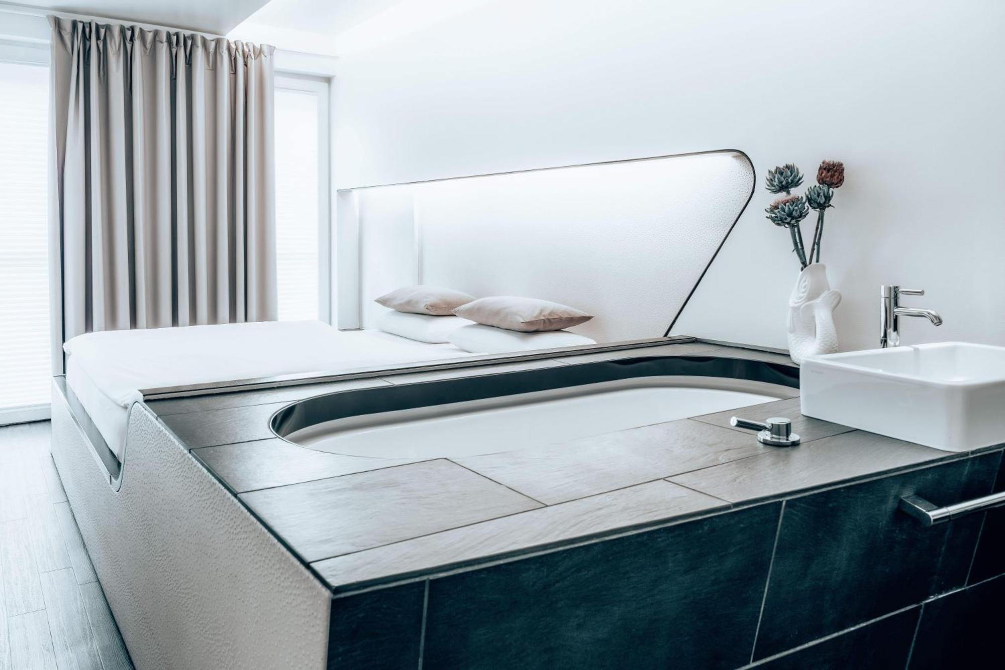 Double Room Bath,1627203213:JPEG